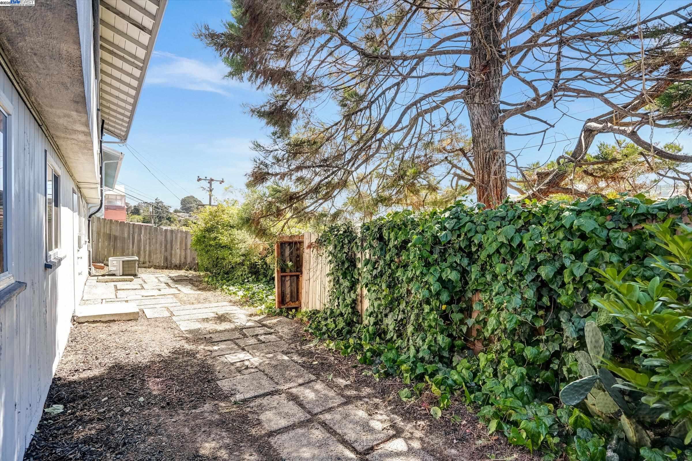 Detail Gallery Image 40 of 49 For 2540 Moyers Rd, Richmond,  CA 94806 - 4 Beds | 2 Baths