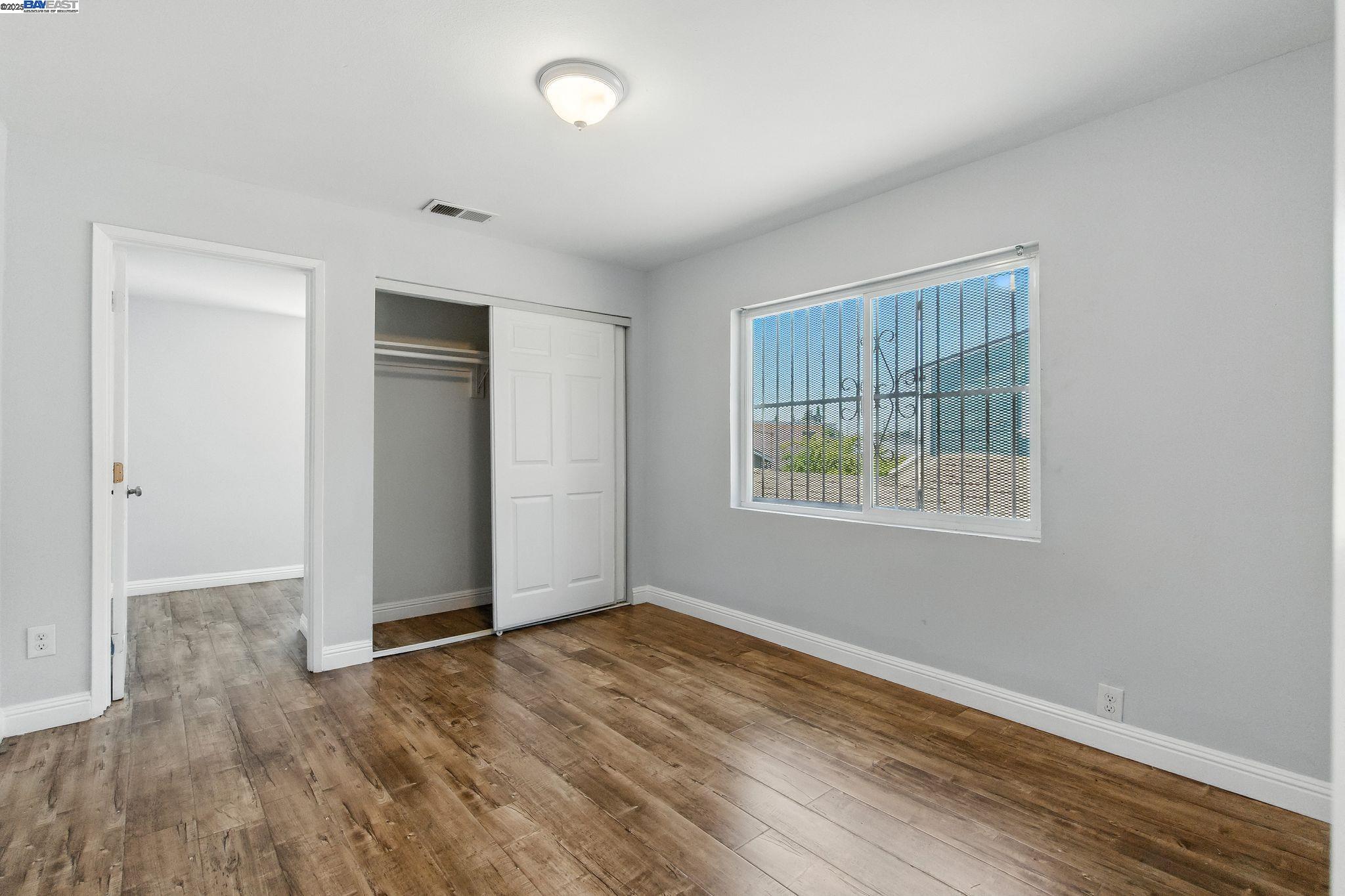 Detail Gallery Image 14 of 22 For 5821 E 17th Street, Oakland,  CA 94621 - – Beds | – Baths
