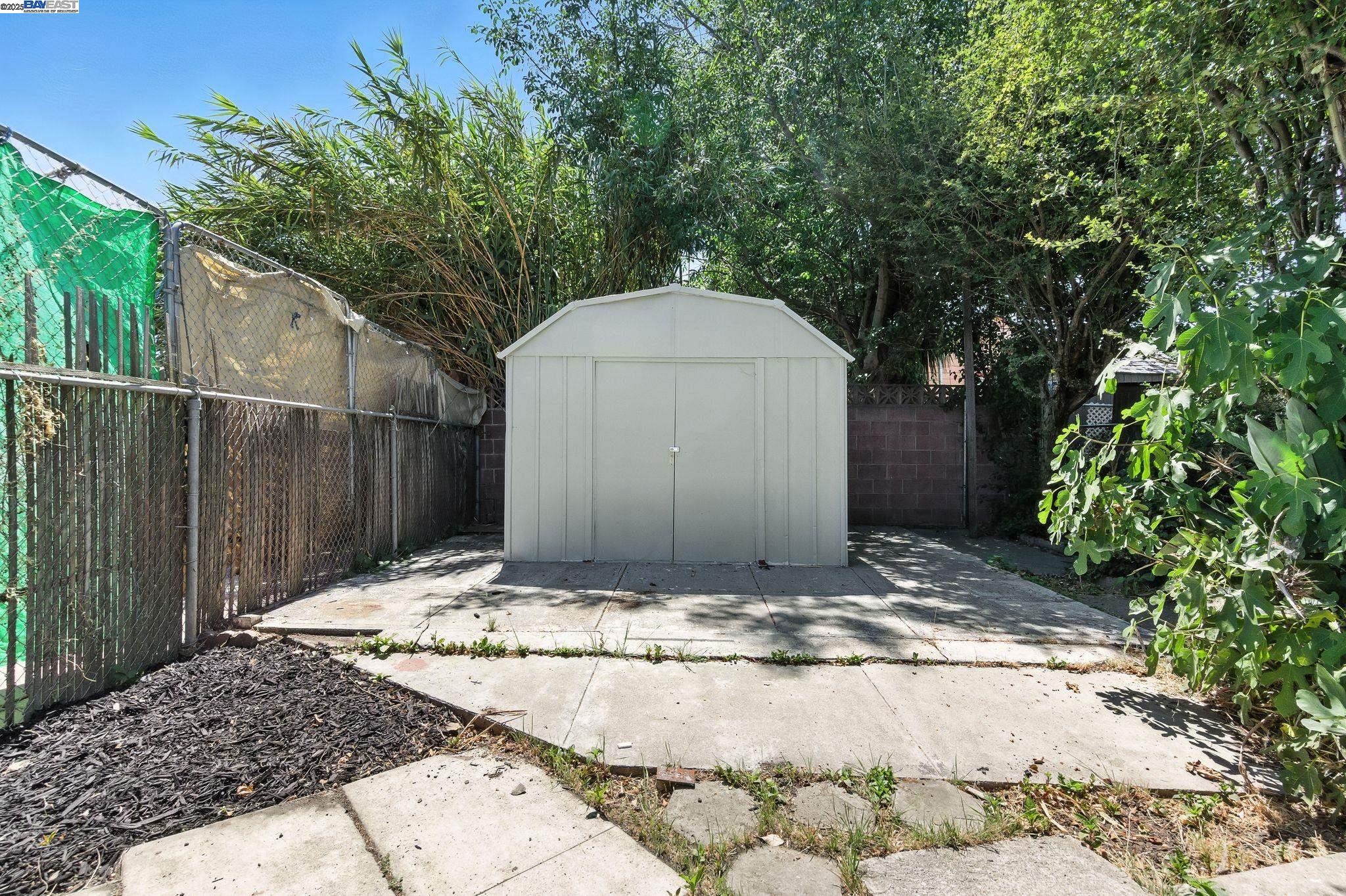 Detail Gallery Image 21 of 22 For 5821 E 17th Street, Oakland,  CA 94621 - – Beds | – Baths