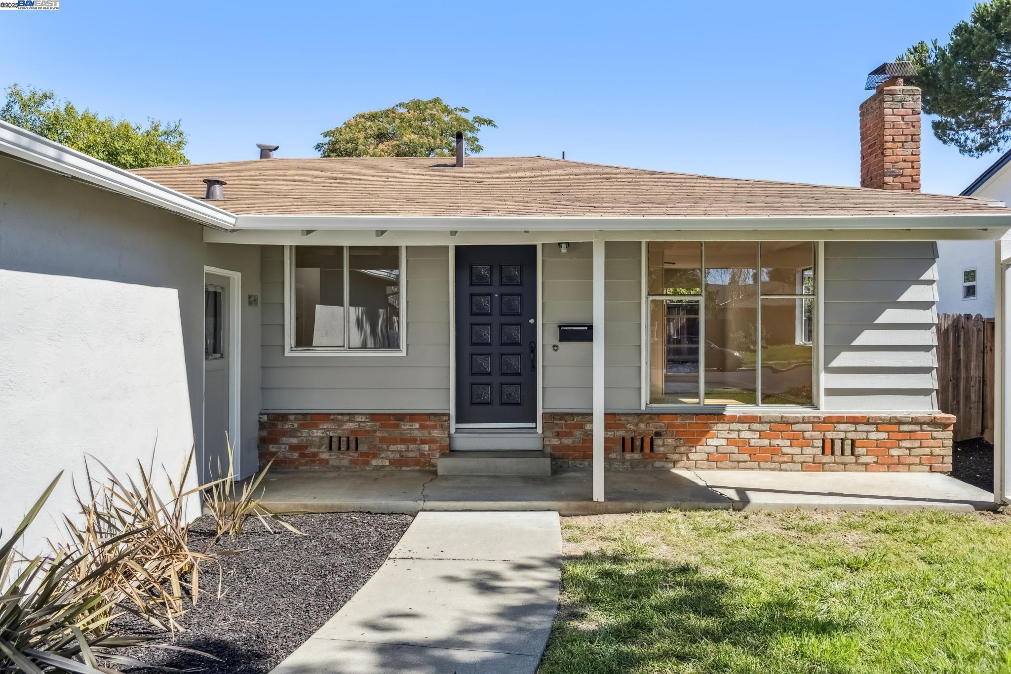 Detail Gallery Image 2 of 42 For 2672 Kelly St, Livermore,  CA 94551 - 3 Beds | 2 Baths