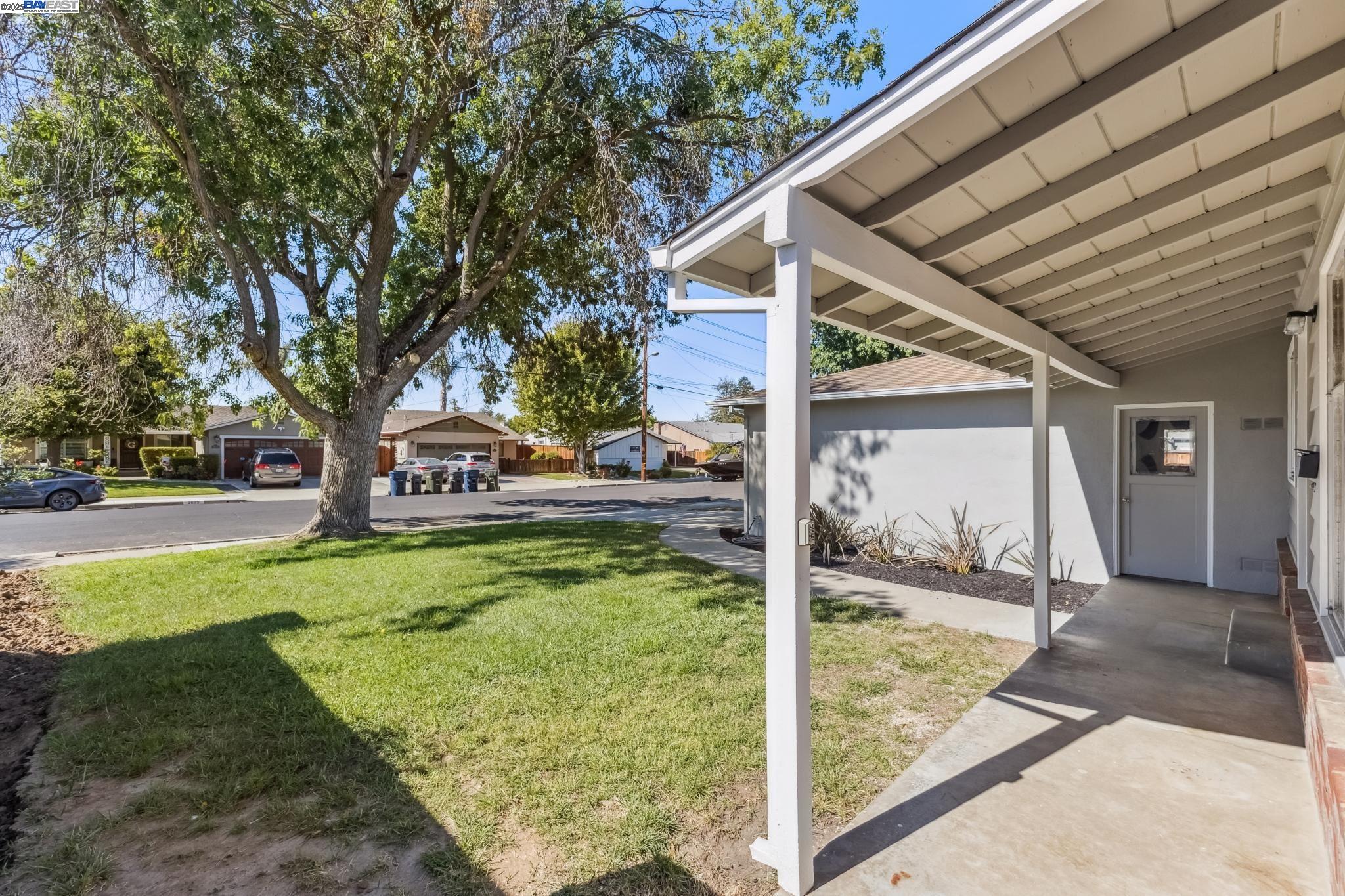 Detail Gallery Image 3 of 42 For 2672 Kelly St, Livermore,  CA 94551 - 3 Beds | 2 Baths