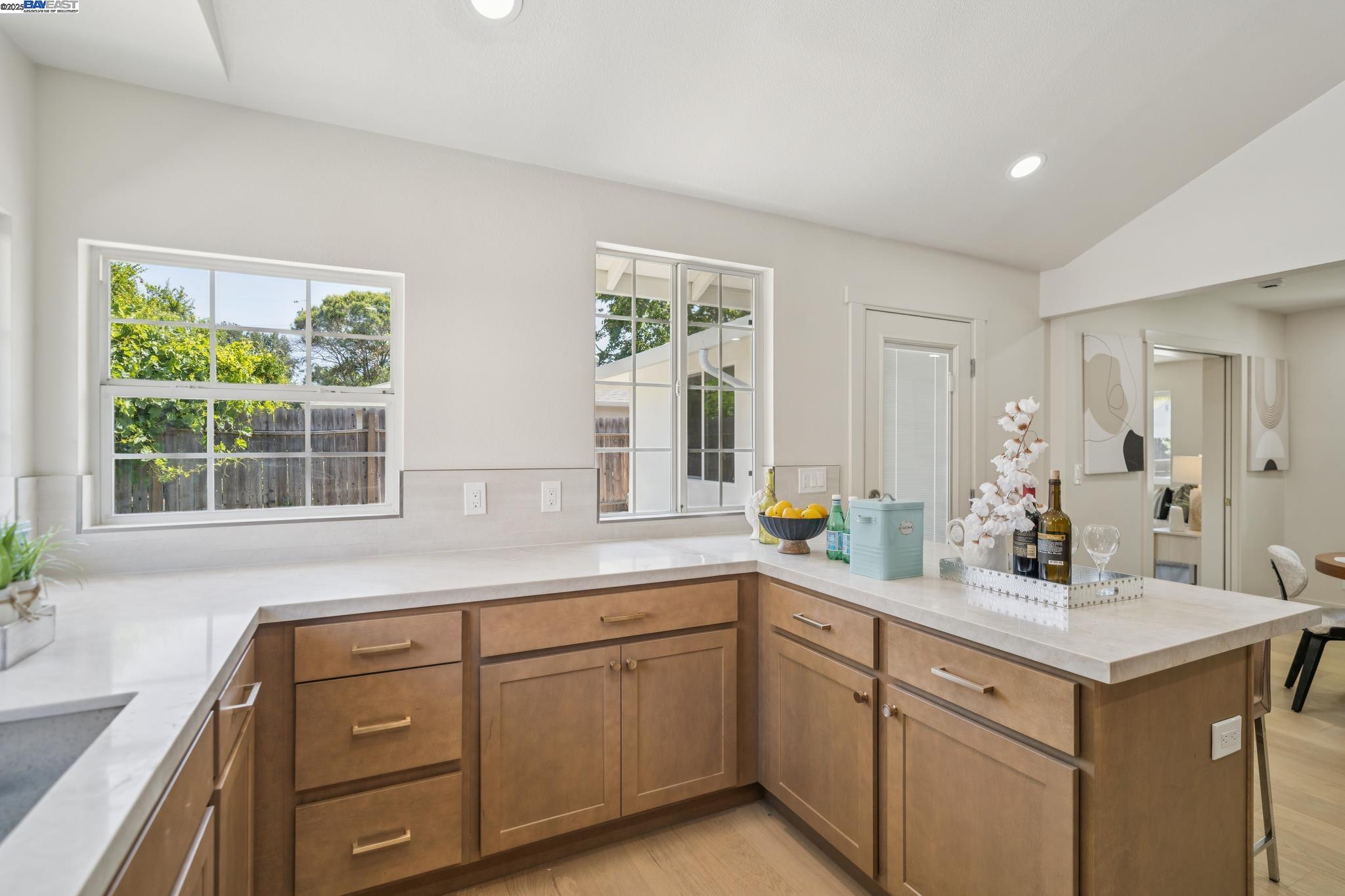 Detail Gallery Image 11 of 33 For 1601 Ruth Dr, Pleasant Hill,  CA 94523 - 4 Beds | 2 Baths