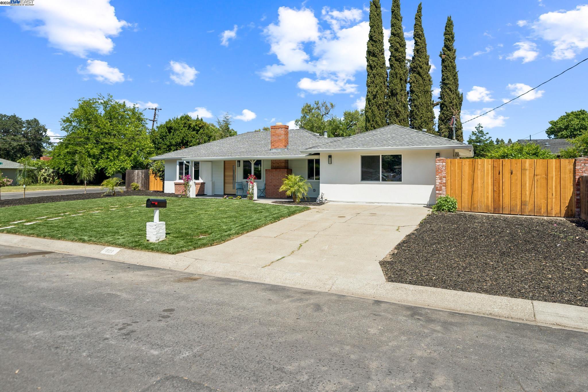 Detail Gallery Image 26 of 33 For 1601 Ruth Dr, Pleasant Hill,  CA 94523 - 4 Beds | 2 Baths