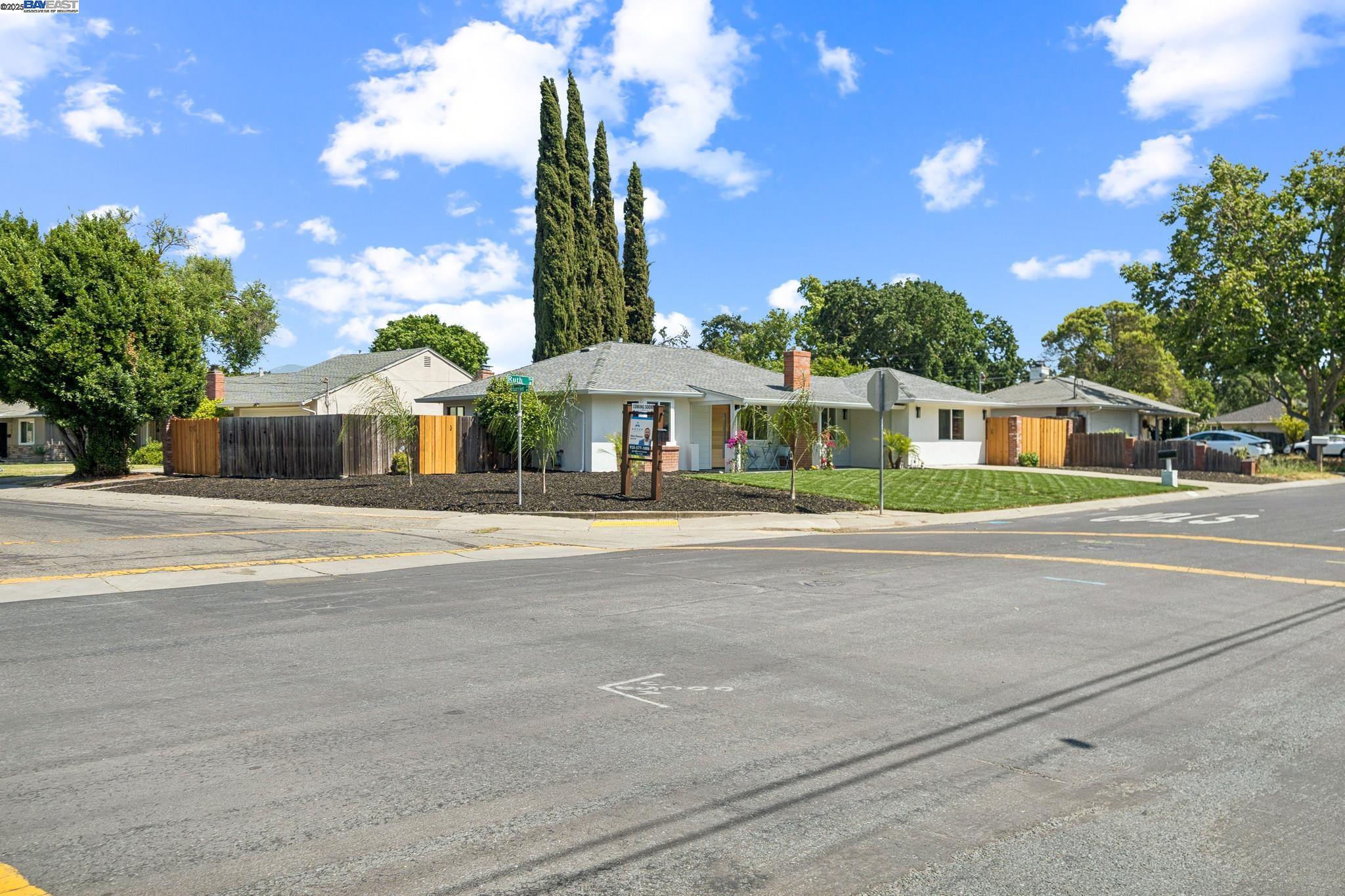 Detail Gallery Image 29 of 33 For 1601 Ruth Dr, Pleasant Hill,  CA 94523 - 4 Beds | 2 Baths