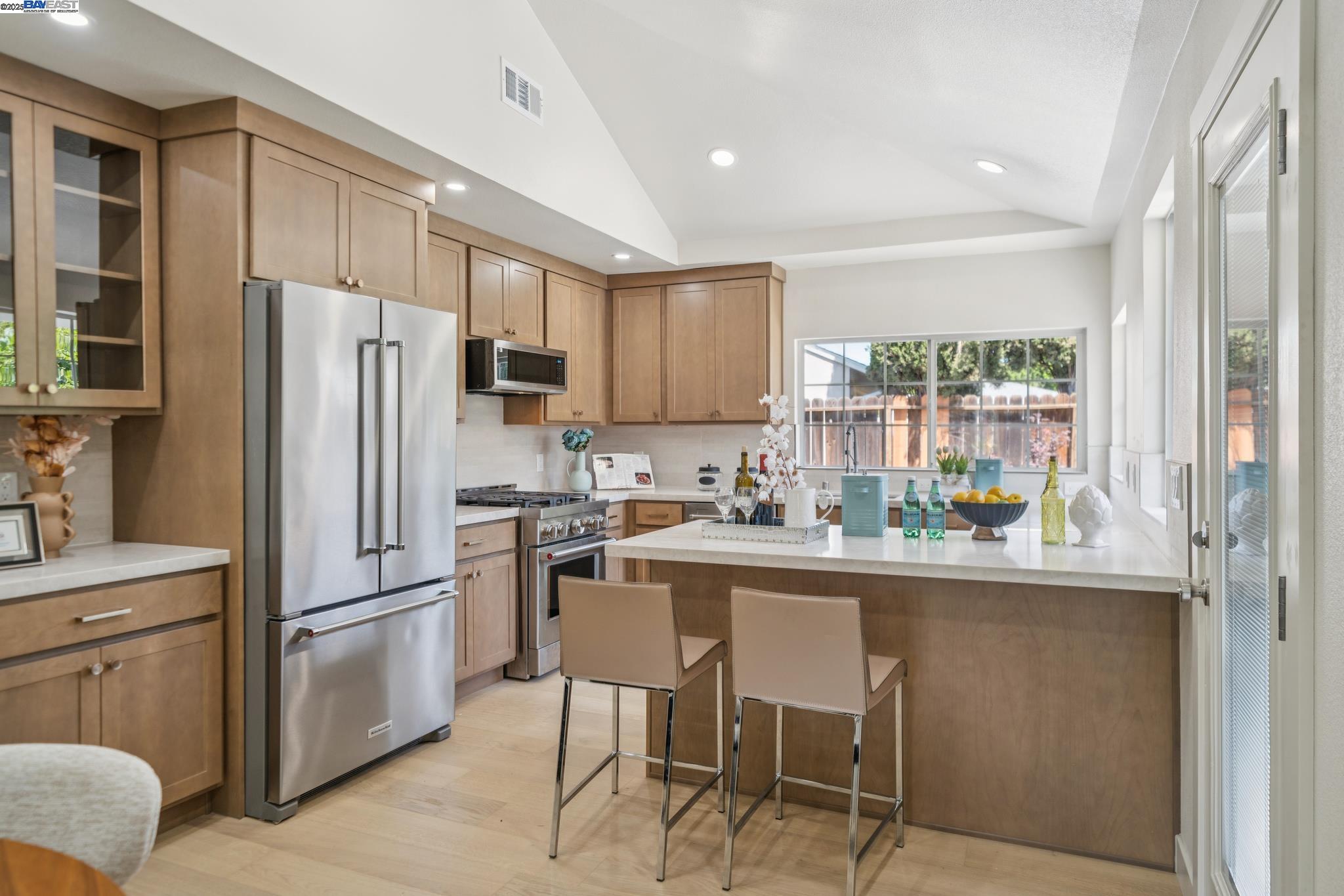 Detail Gallery Image 8 of 33 For 1601 Ruth Dr, Pleasant Hill,  CA 94523 - 4 Beds | 2 Baths