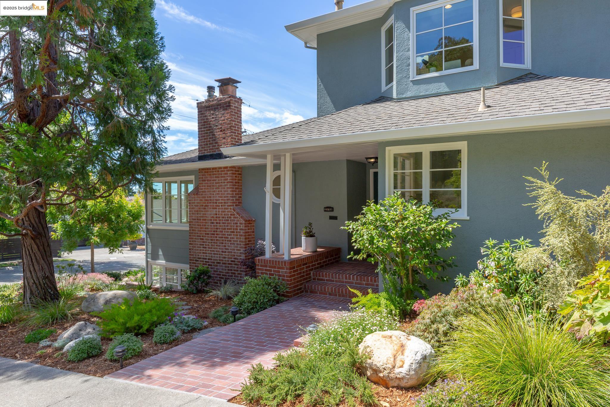 Detail Gallery Image 1 of 53 For 2773 Argyle Street, Oakland,  CA 94602 - 5 Beds | 3 Baths