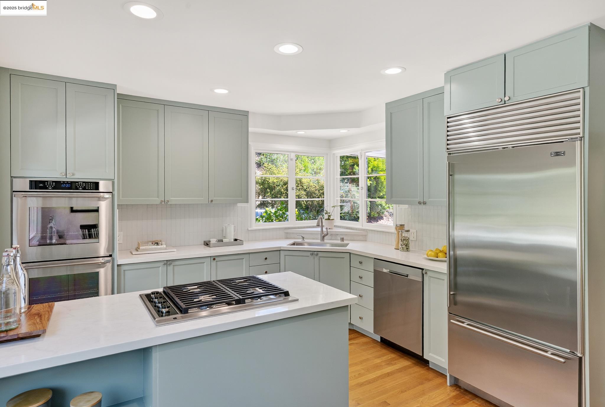 Detail Gallery Image 13 of 53 For 2773 Argyle Street, Oakland,  CA 94602 - 5 Beds | 3 Baths