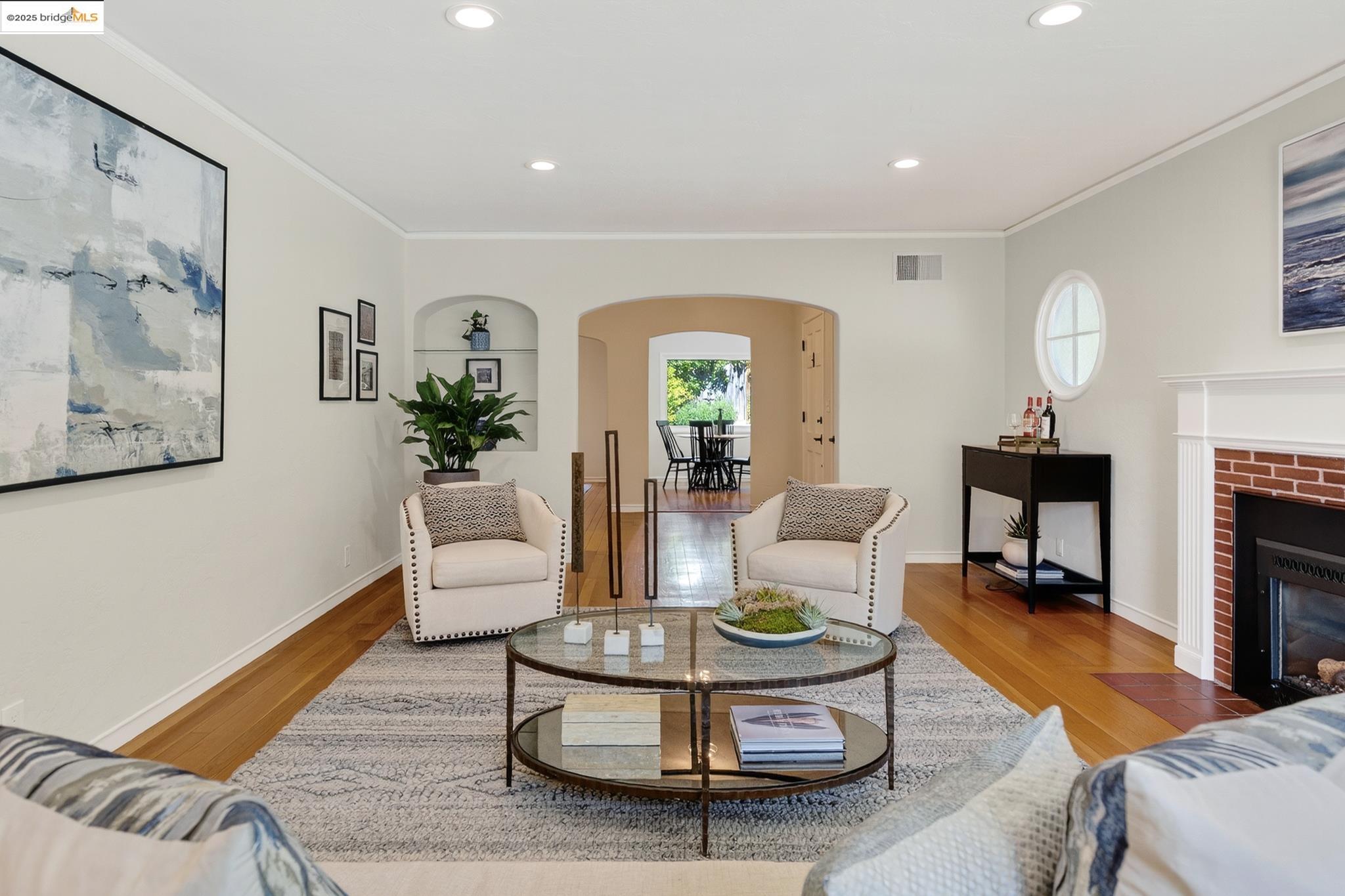 Detail Gallery Image 7 of 53 For 2773 Argyle Street, Oakland,  CA 94602 - 5 Beds | 3 Baths