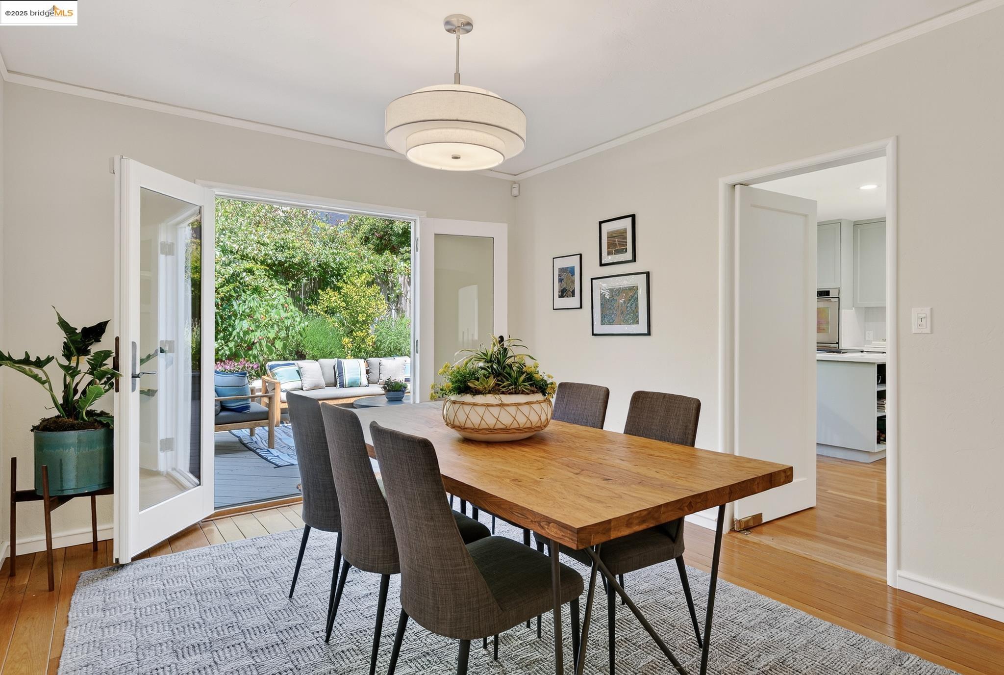 Detail Gallery Image 9 of 53 For 2773 Argyle Street, Oakland,  CA 94602 - 5 Beds | 3 Baths