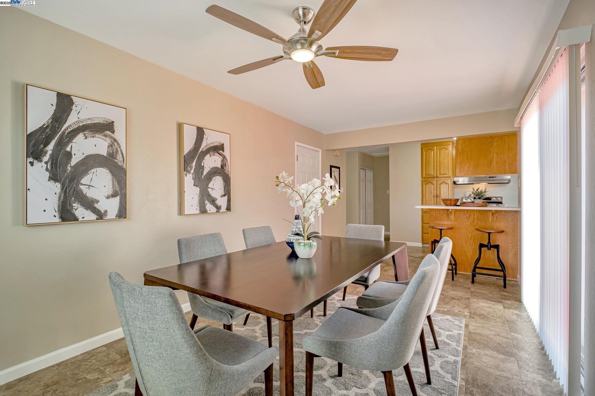 Detail Gallery Image 11 of 26 For 15586 via Madeline, San Lorenzo,  CA 94580 - 3 Beds | 2 Baths