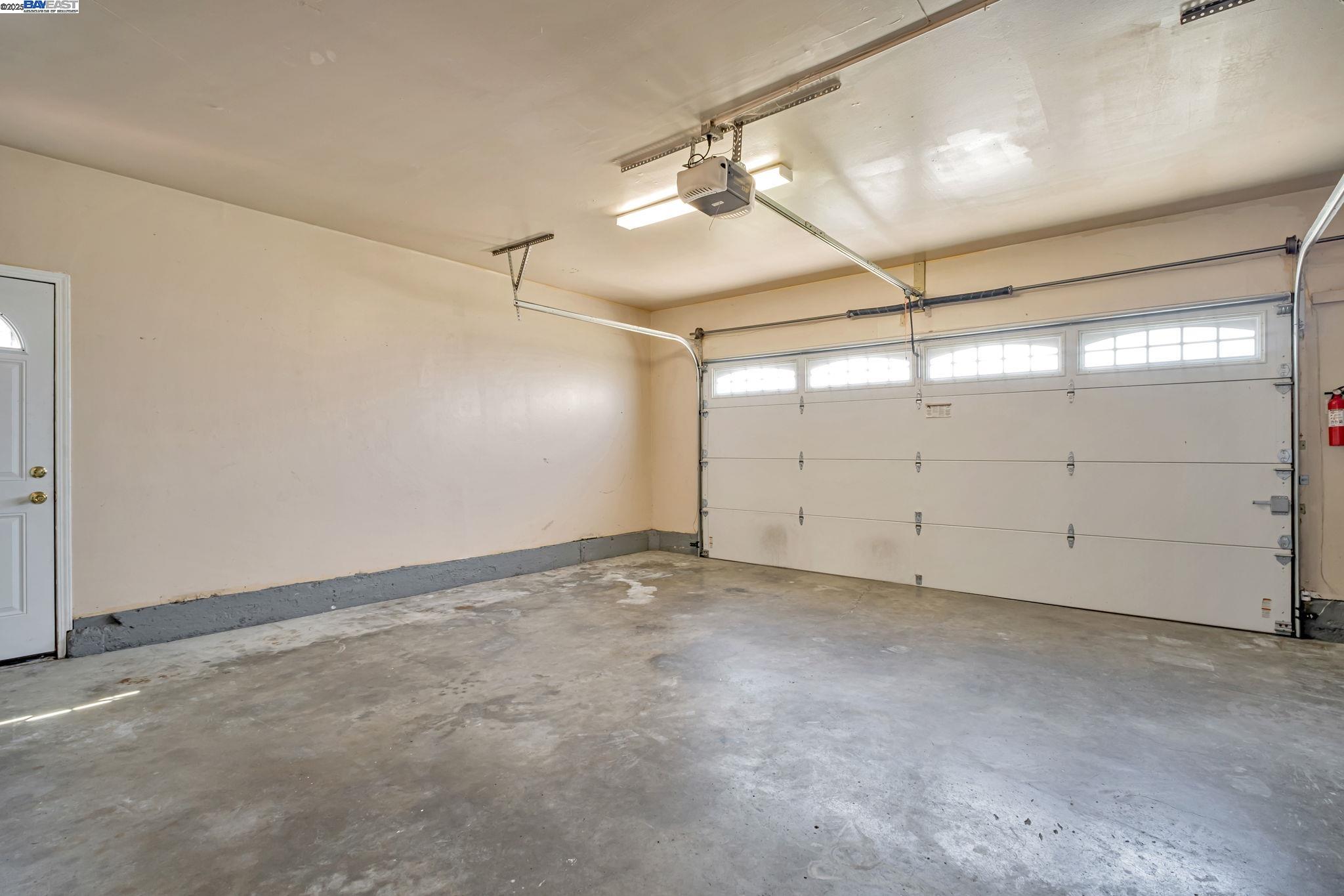 Detail Gallery Image 18 of 26 For 15586 via Madeline, San Lorenzo,  CA 94580 - 3 Beds | 2 Baths