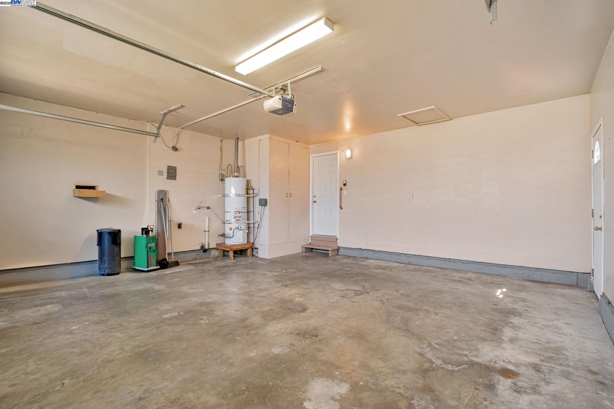 Detail Gallery Image 19 of 26 For 15586 via Madeline, San Lorenzo,  CA 94580 - 3 Beds | 2 Baths