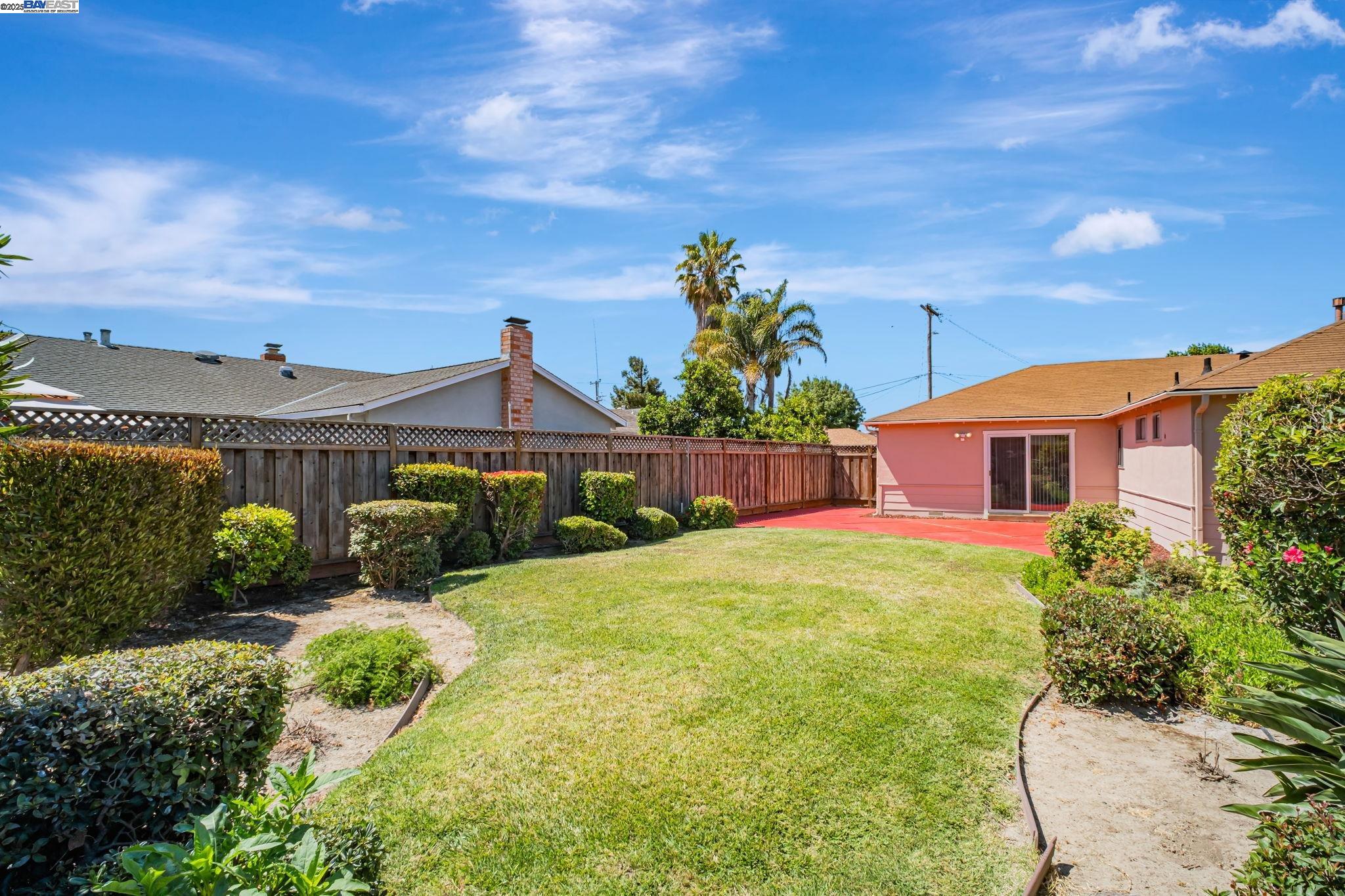 Detail Gallery Image 22 of 26 For 15586 via Madeline, San Lorenzo,  CA 94580 - 3 Beds | 2 Baths