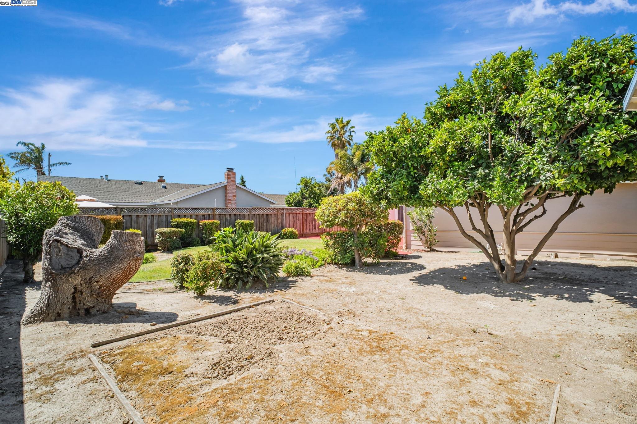 Detail Gallery Image 23 of 26 For 15586 via Madeline, San Lorenzo,  CA 94580 - 3 Beds | 2 Baths