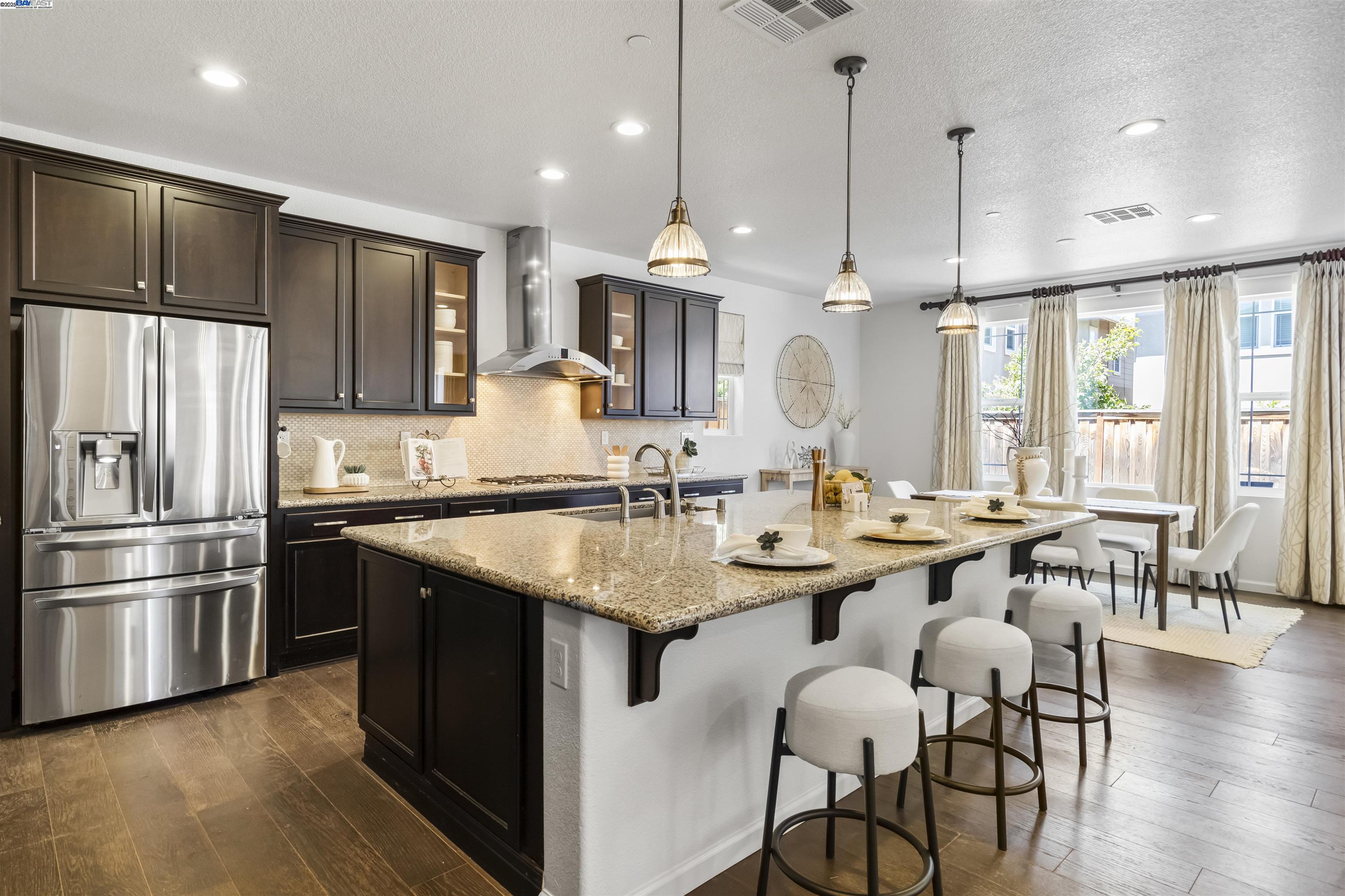 Detail Gallery Image 11 of 52 For 575 W Strauss Dr, Mountain House,  CA 95391 - 5 Beds | 4/1 Baths
