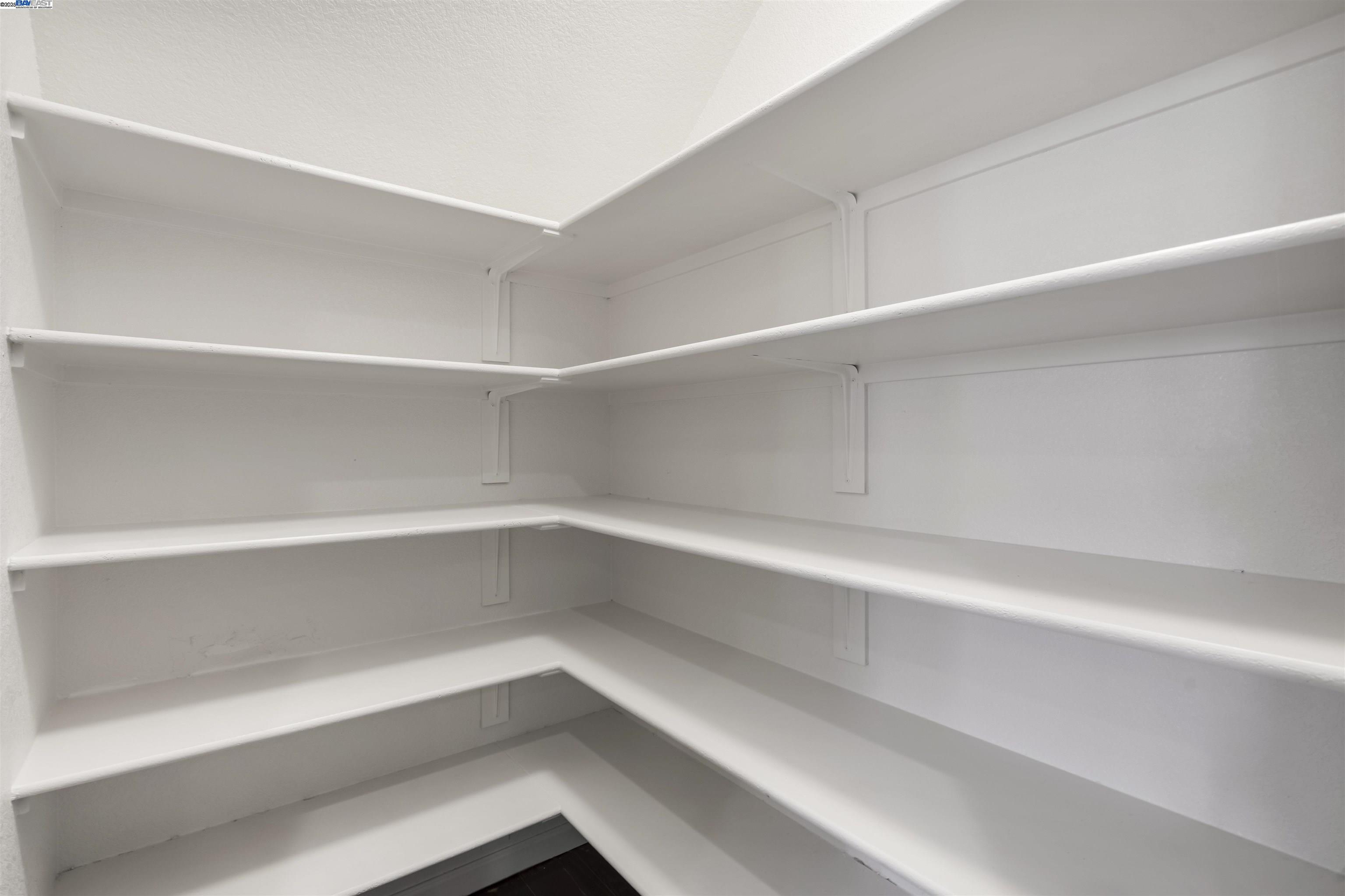 Detail Gallery Image 12 of 52 For 575 W Strauss Dr, Mountain House,  CA 95391 - 5 Beds | 4/1 Baths