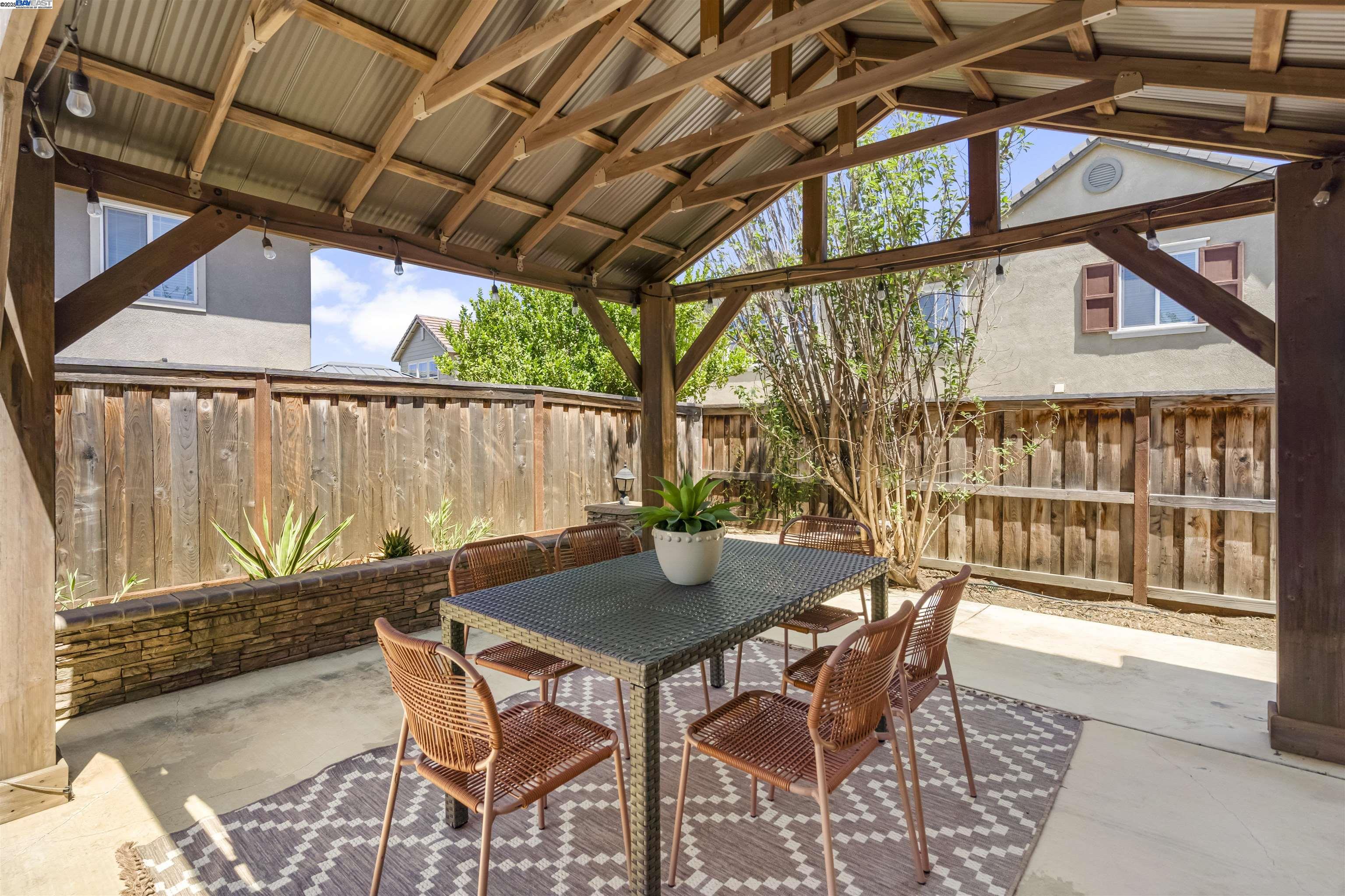 Detail Gallery Image 45 of 52 For 575 W Strauss Dr, Mountain House,  CA 95391 - 5 Beds | 4/1 Baths