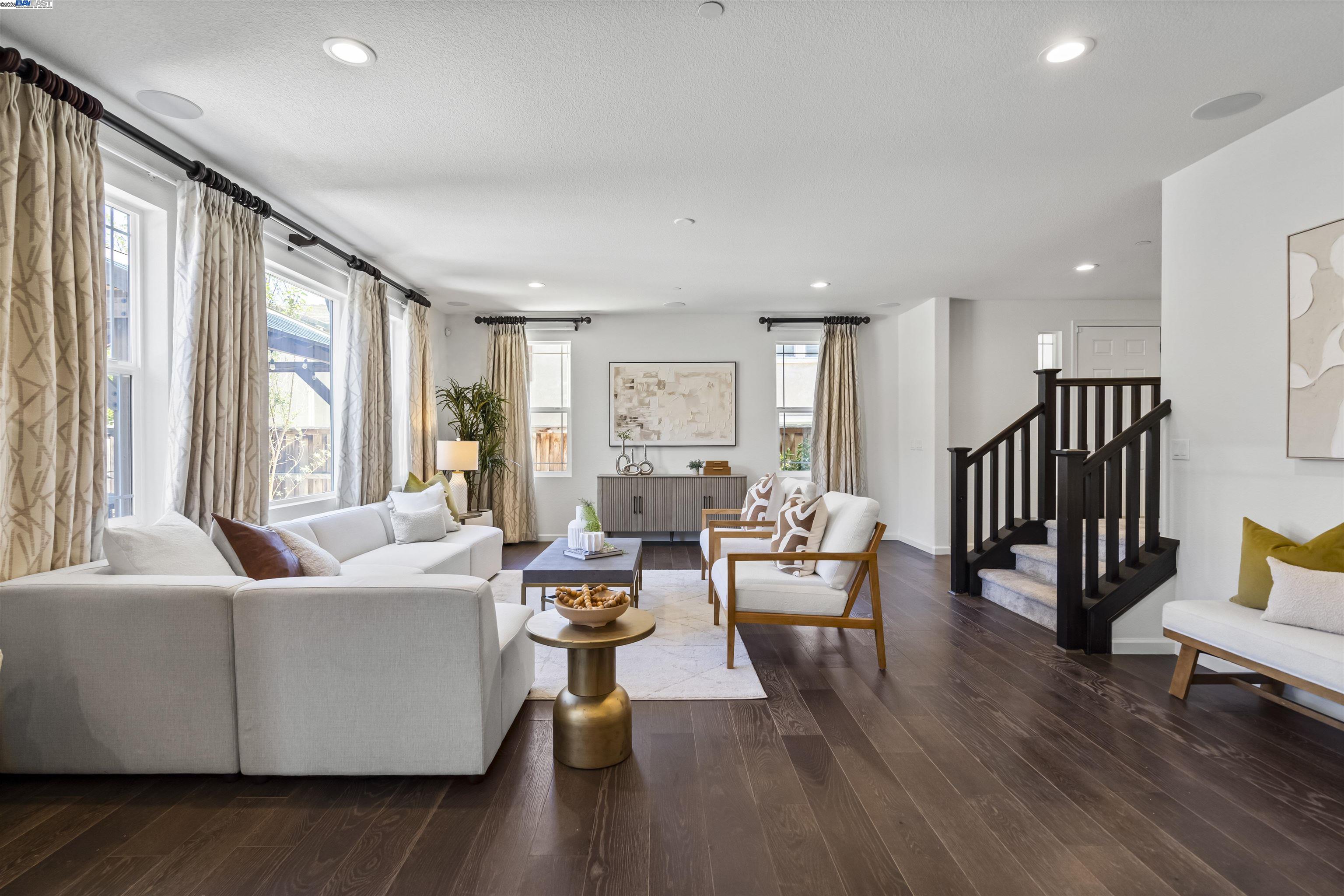 Detail Gallery Image 6 of 52 For 575 W Strauss Dr, Mountain House,  CA 95391 - 5 Beds | 4/1 Baths