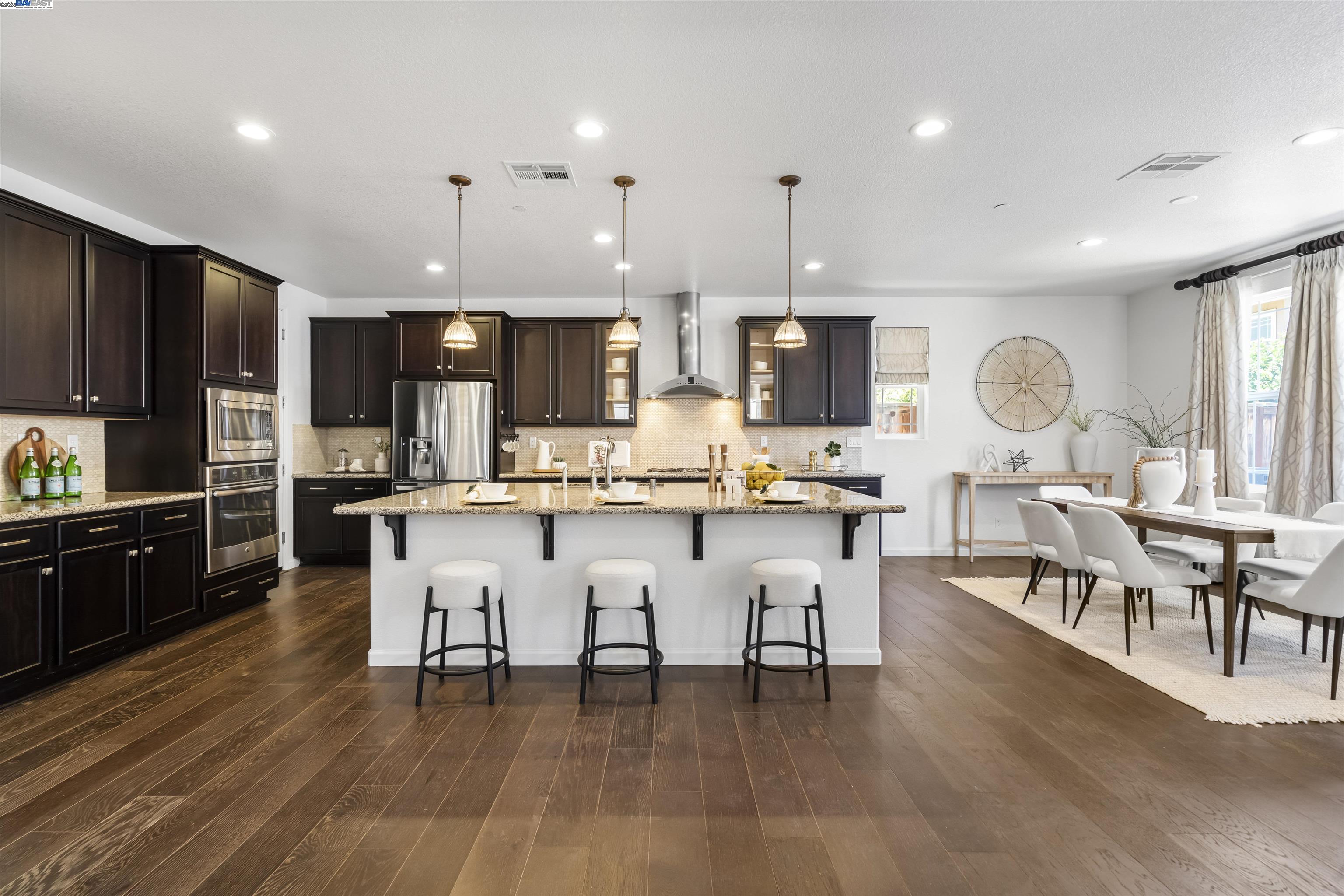 Detail Gallery Image 7 of 52 For 575 W Strauss Dr, Mountain House,  CA 95391 - 5 Beds | 4/1 Baths