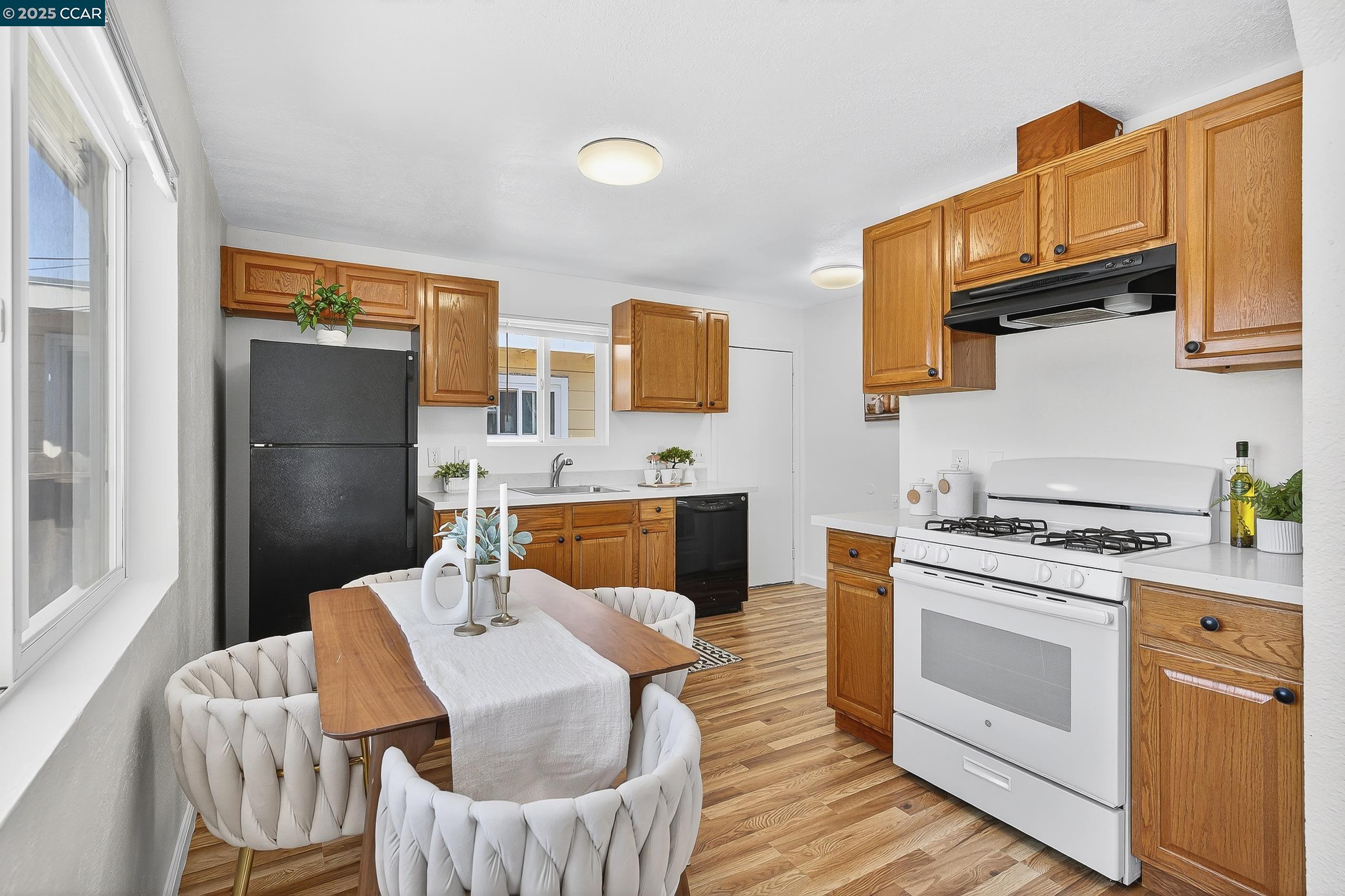 Detail Gallery Image 12 of 40 For 1402 25th St, Richmond,  CA 94806 - 2 Beds | 1 Baths