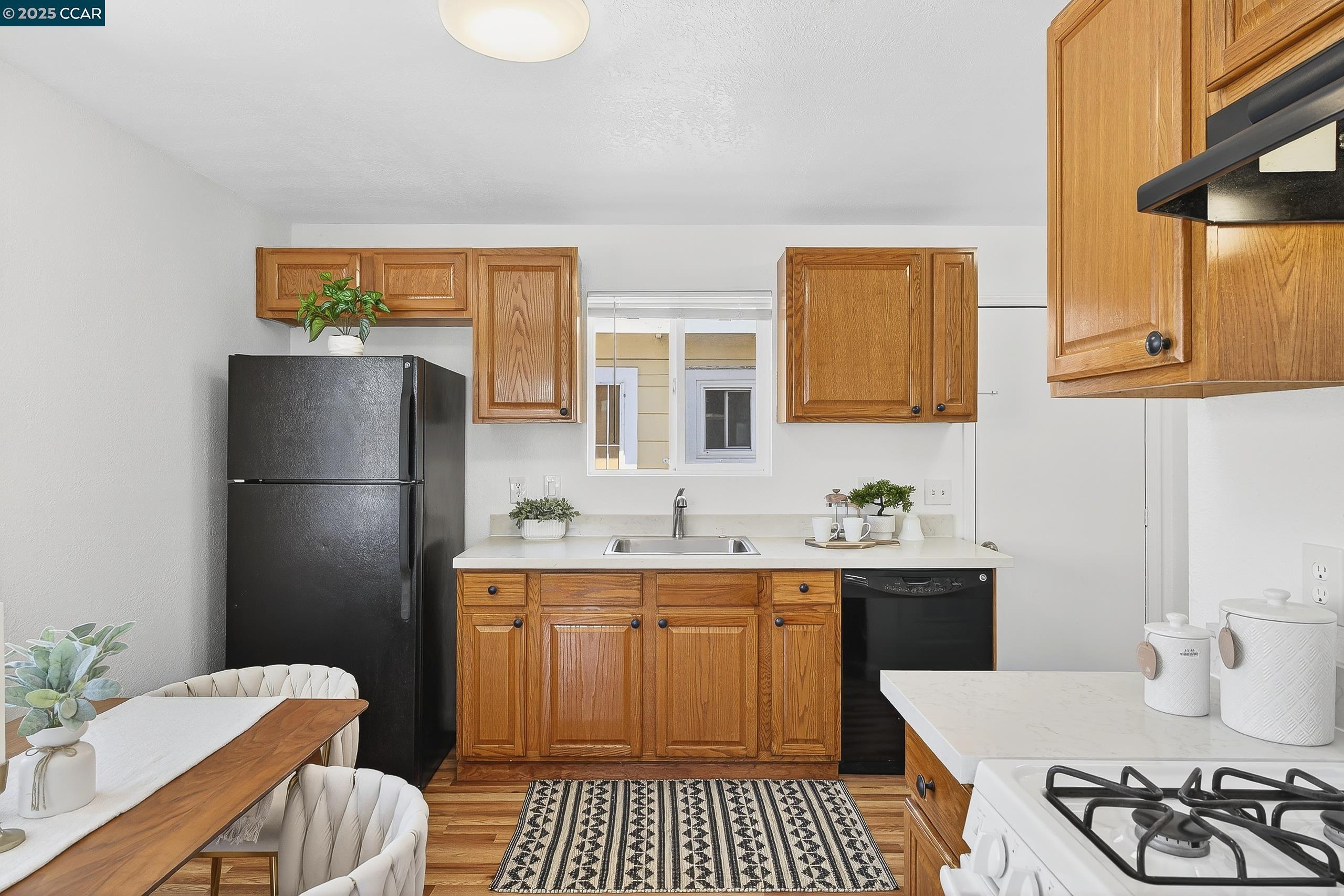 Detail Gallery Image 14 of 40 For 1402 25th St, Richmond,  CA 94806 - 2 Beds | 1 Baths