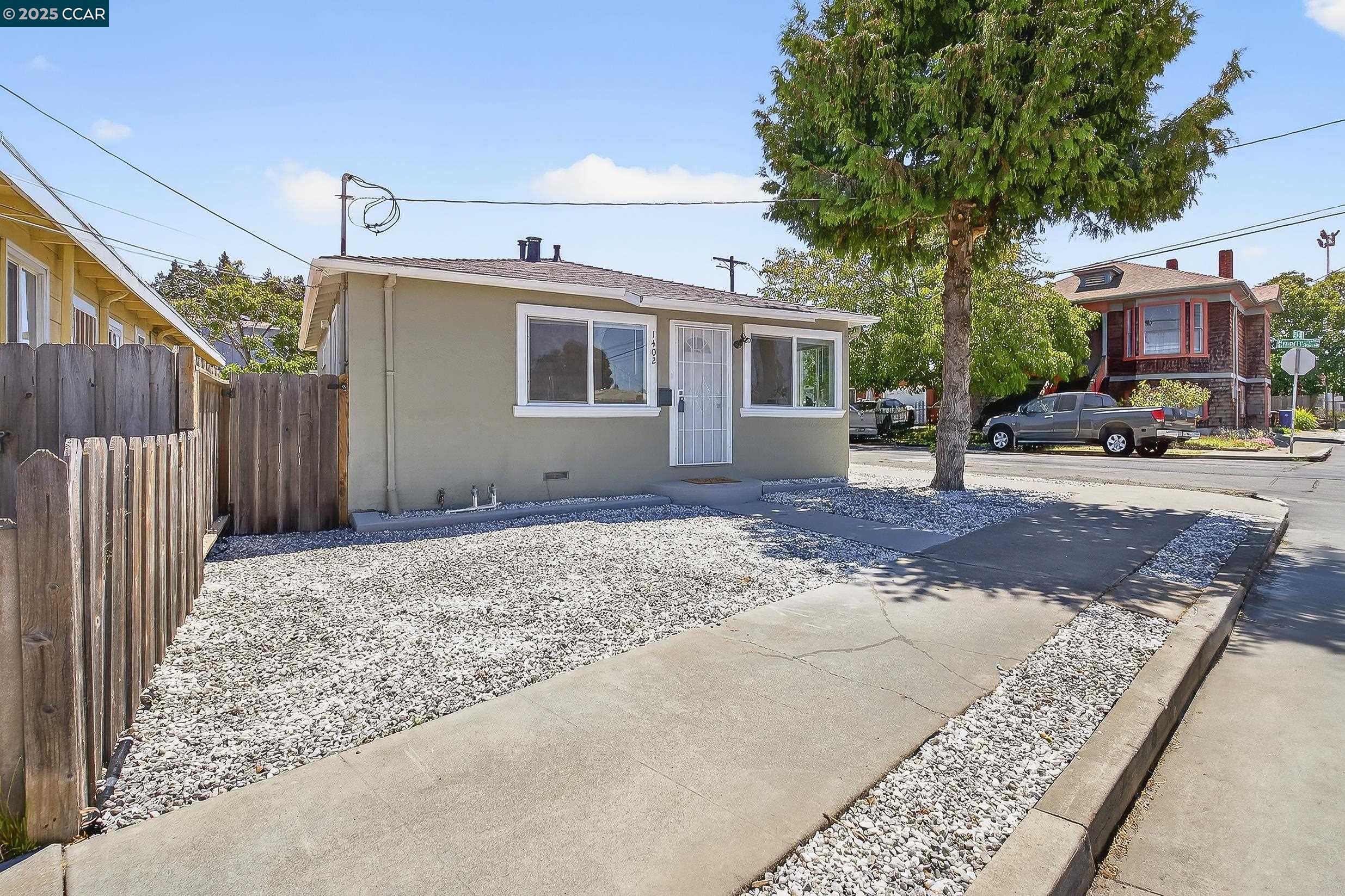 Detail Gallery Image 3 of 40 For 1402 25th St, Richmond,  CA 94806 - 2 Beds | 1 Baths