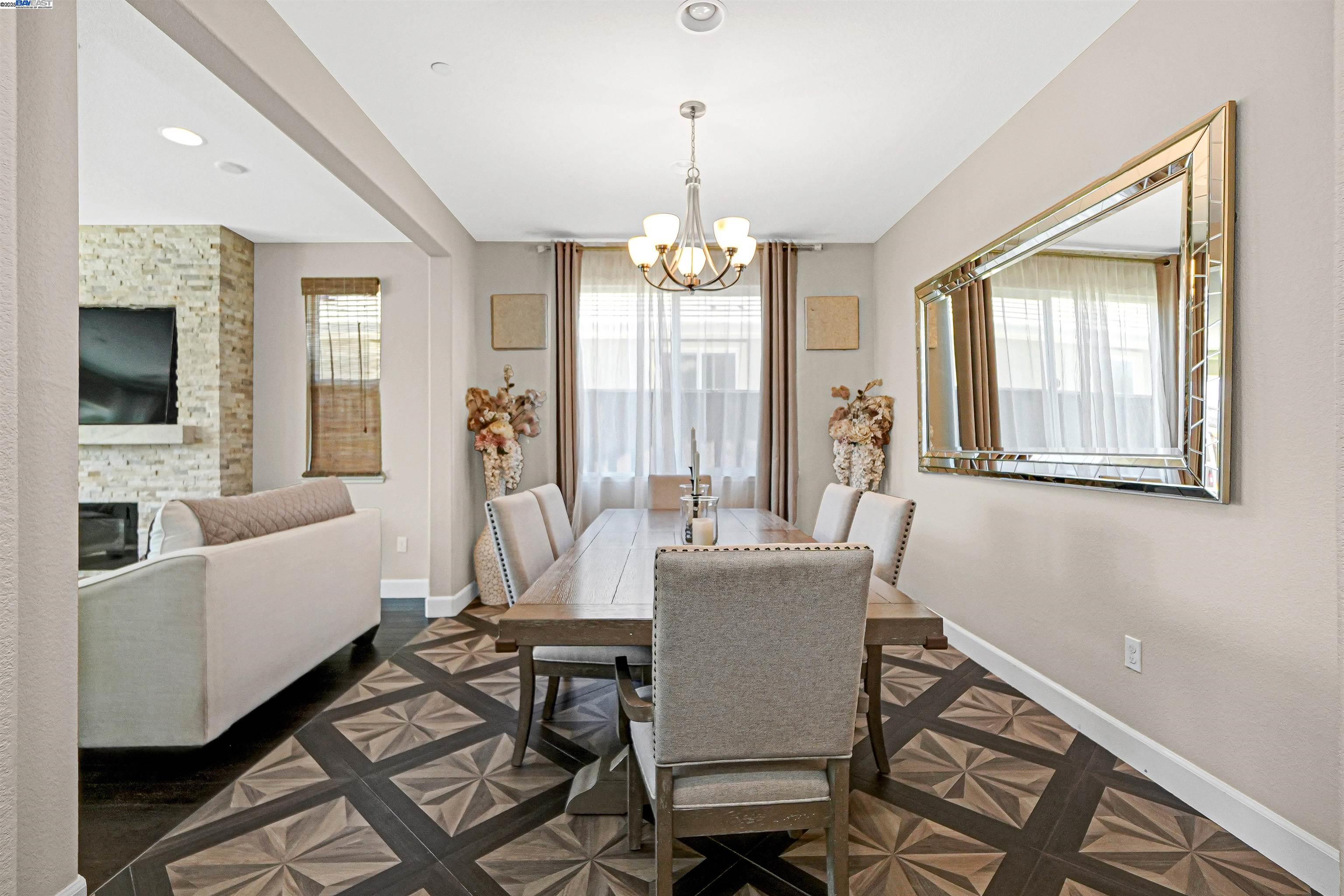Detail Gallery Image 13 of 56 For 484 S Derone Ln, Tracy,  CA 95376 - 4 Beds | 3 Baths
