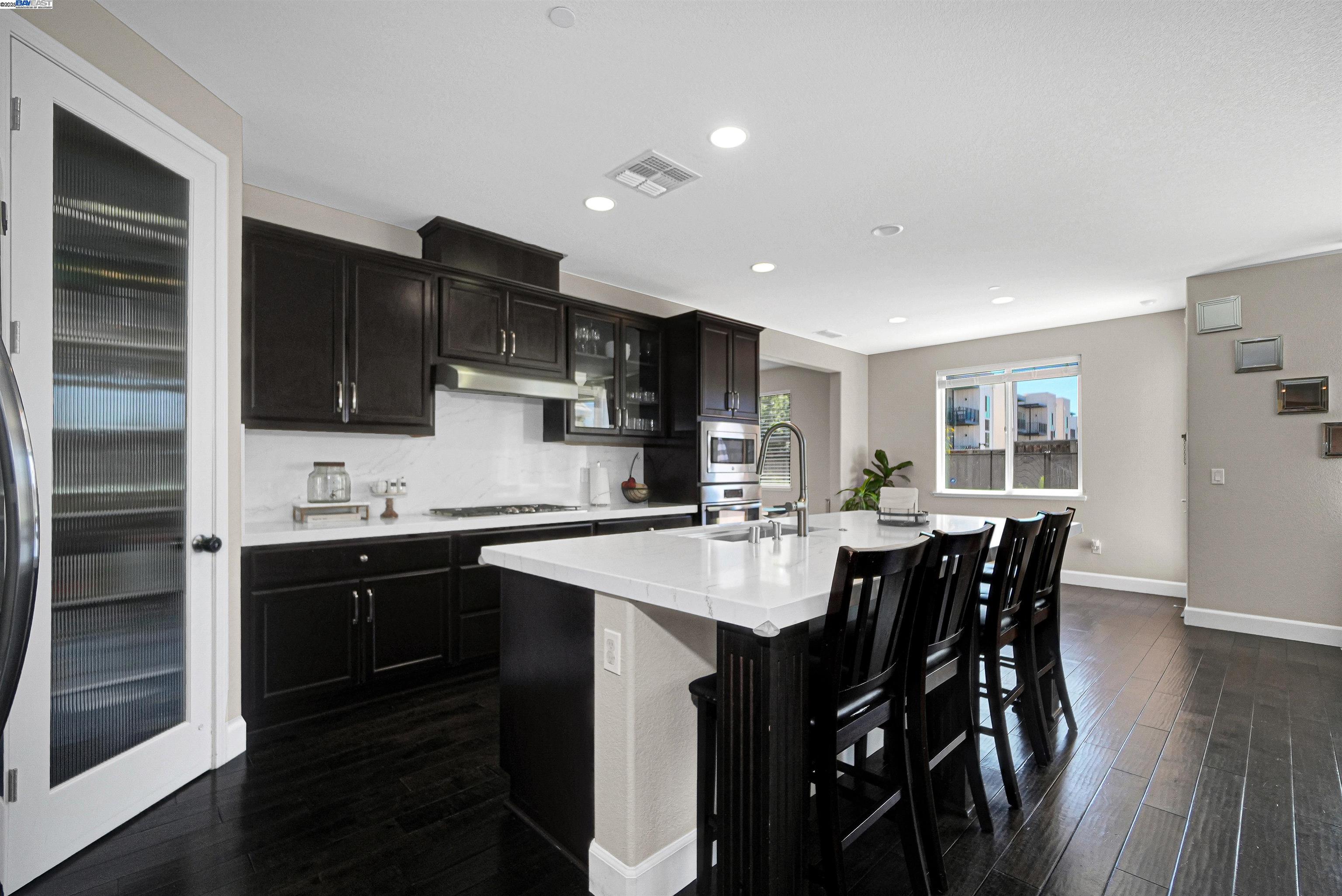 Detail Gallery Image 20 of 56 For 484 S Derone Ln, Tracy,  CA 95376 - 4 Beds | 3 Baths