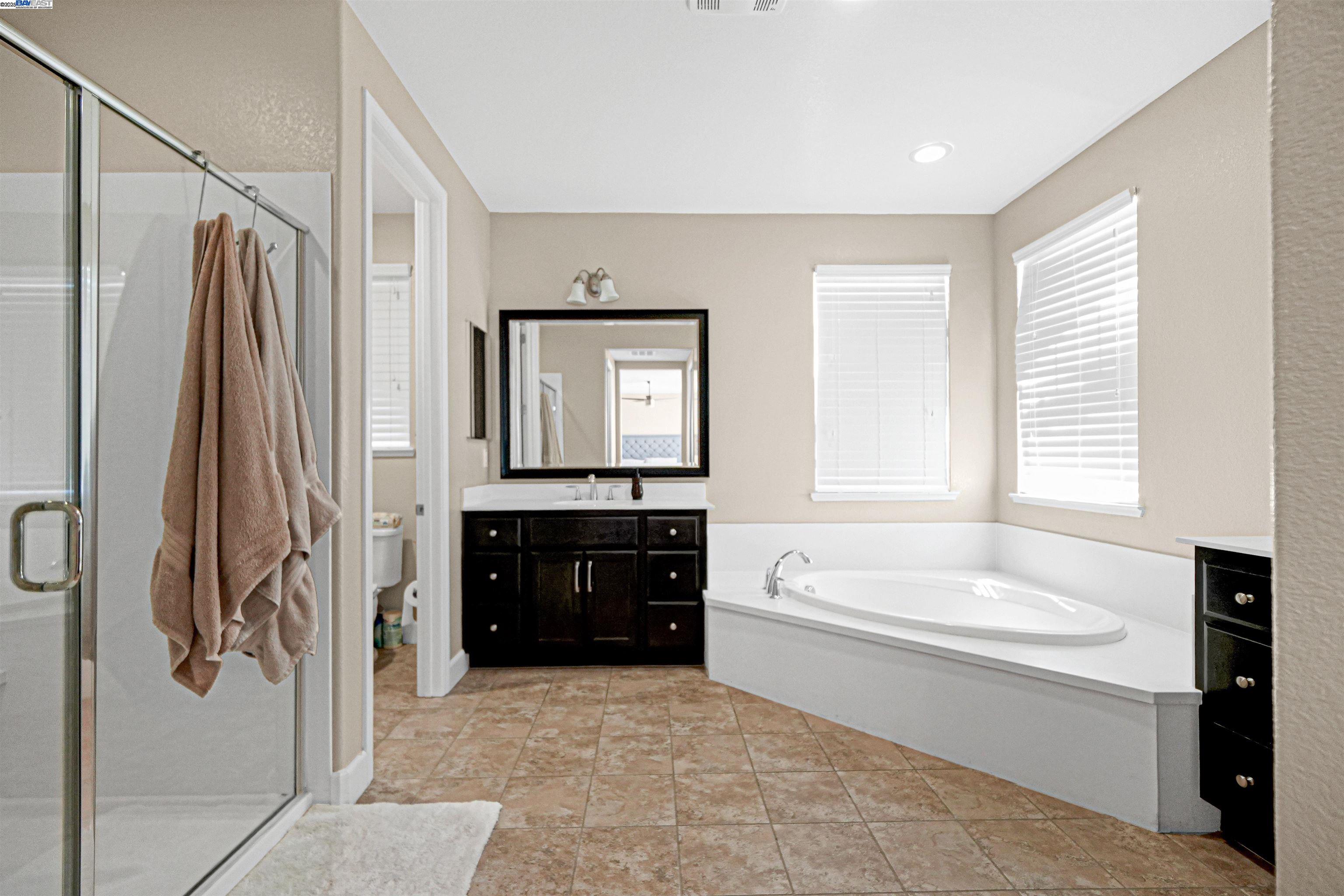 Detail Gallery Image 40 of 56 For 484 S Derone Ln, Tracy,  CA 95376 - 4 Beds | 3 Baths