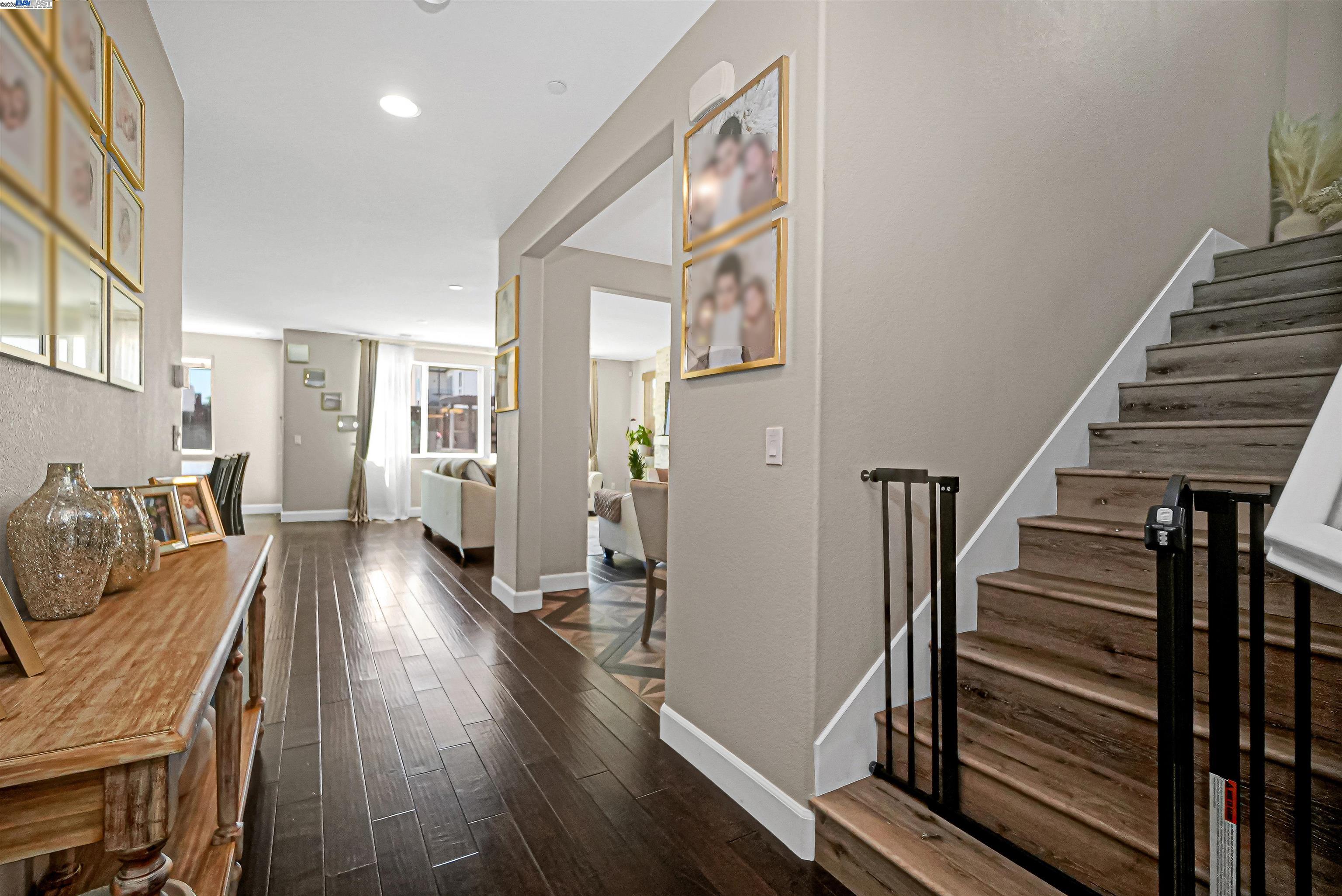 Detail Gallery Image 8 of 56 For 484 S Derone Ln, Tracy,  CA 95376 - 4 Beds | 3 Baths