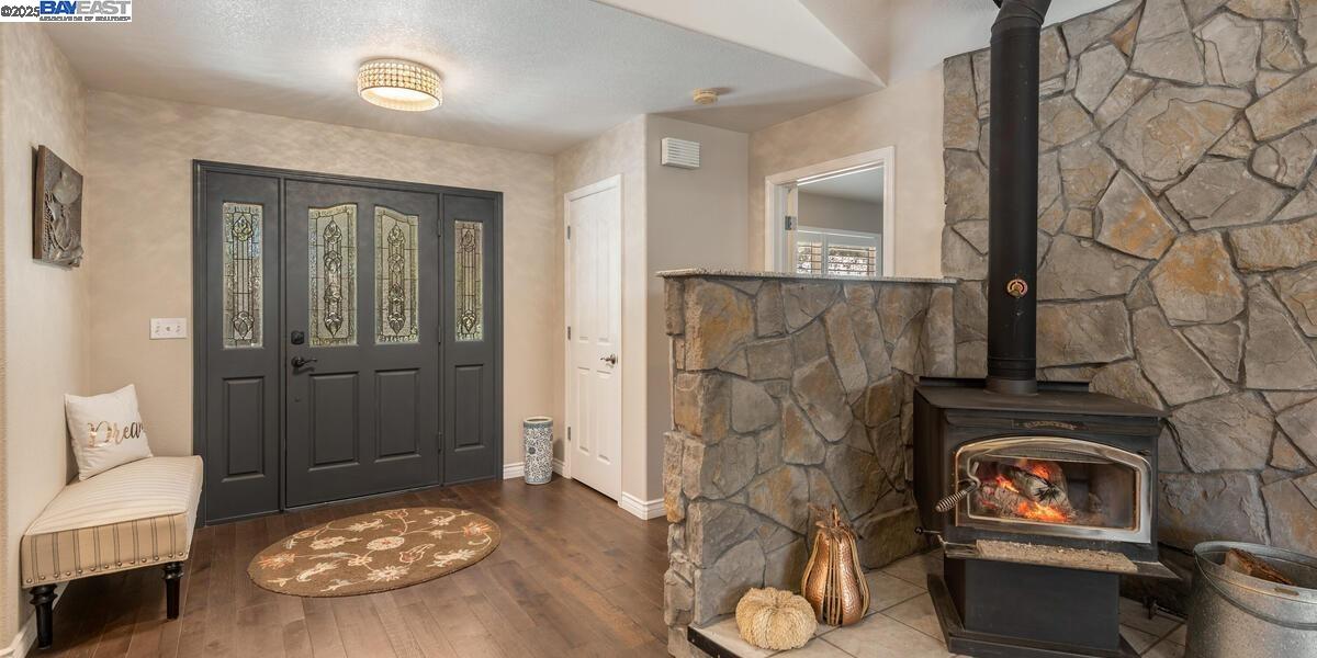 Detail Gallery Image 16 of 31 For 25025 State Highway 88, Pioneer,  CA 95666 - 3 Beds | 3 Baths