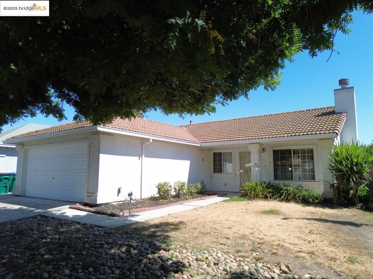 Detail Gallery Image 1 of 18 For 2960 Hebron Ln, Stockton,  CA 95206 - 3 Beds | 2 Baths