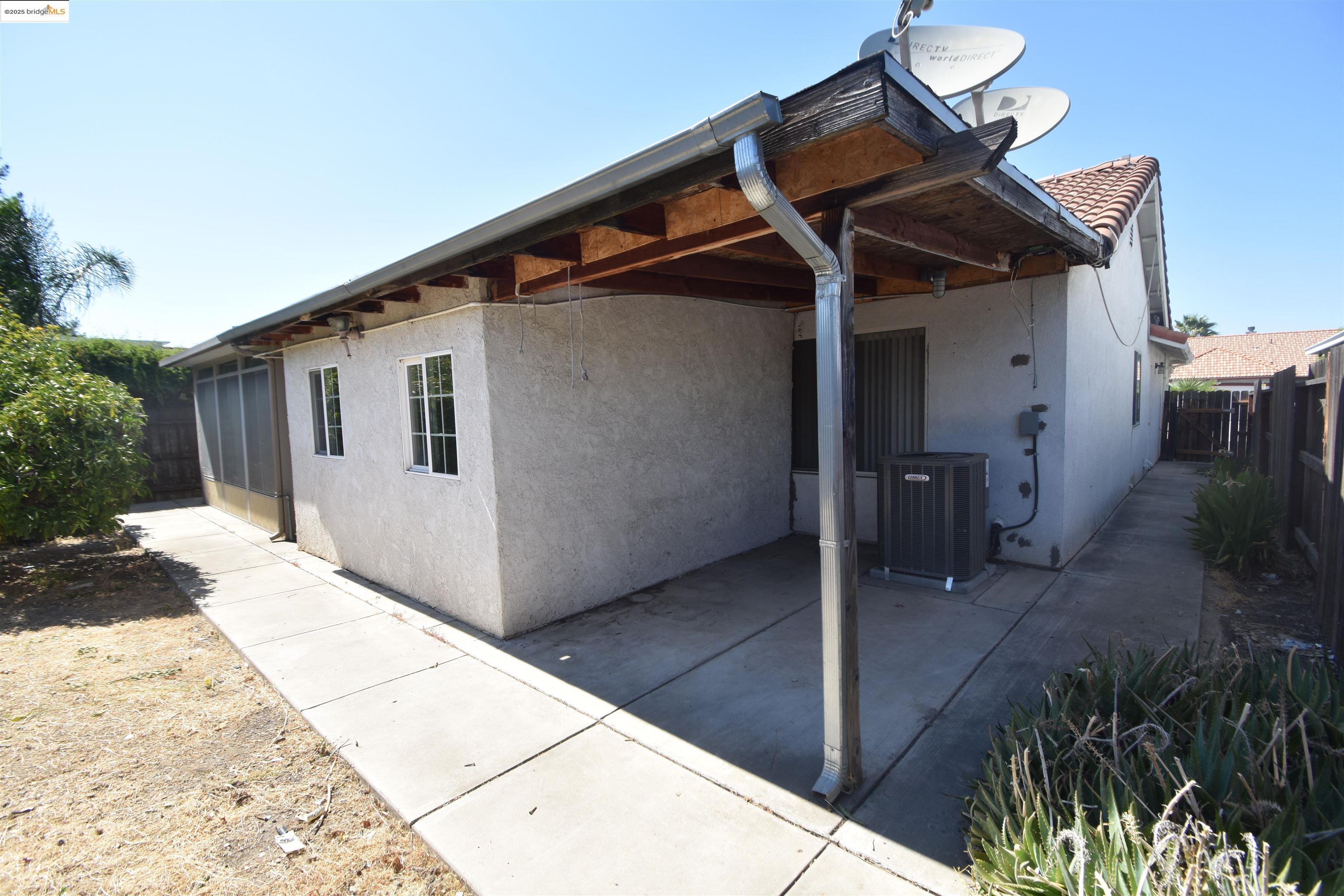 Detail Gallery Image 13 of 18 For 2960 Hebron Ln, Stockton,  CA 95206 - 3 Beds | 2 Baths