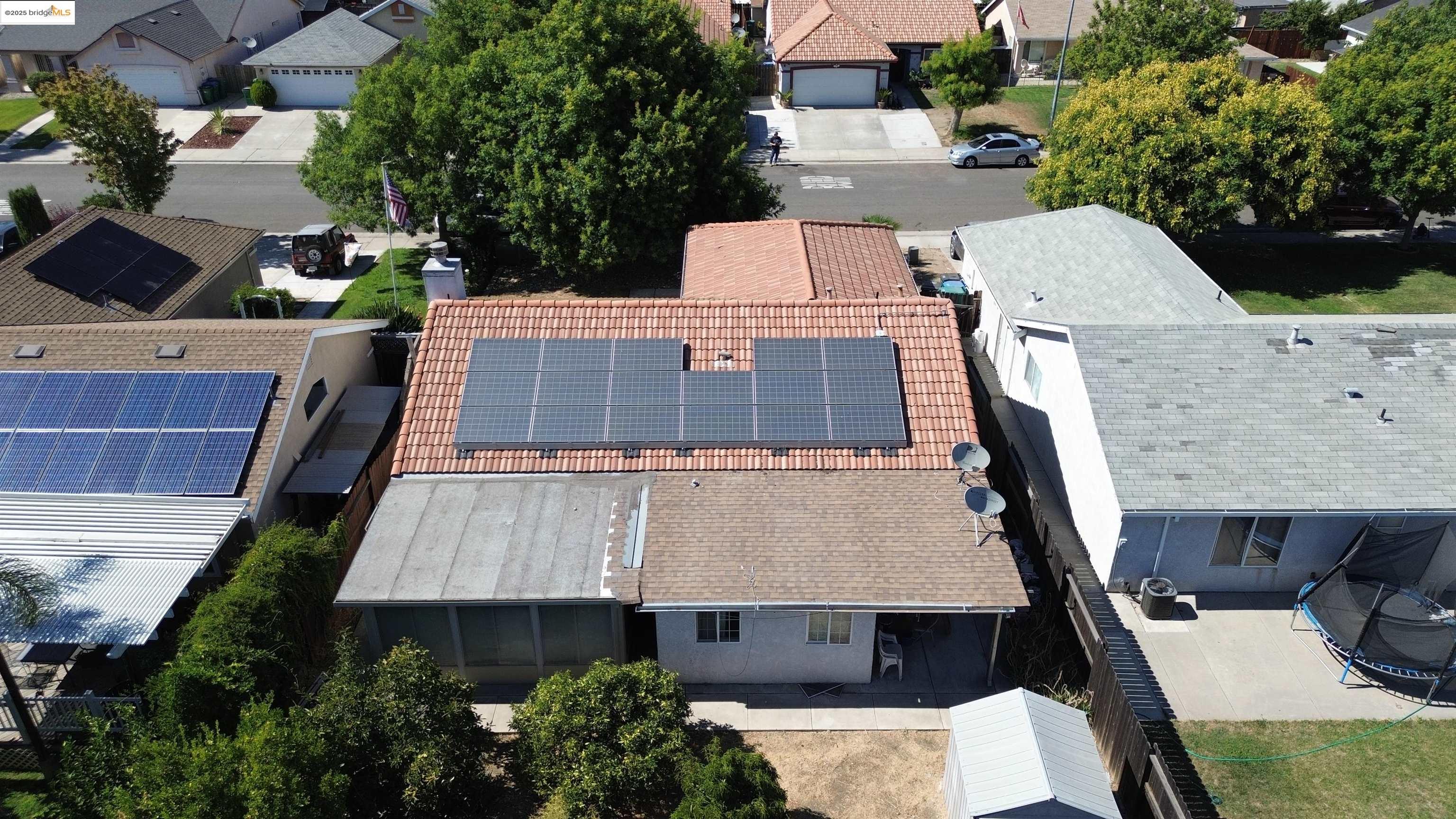 Detail Gallery Image 3 of 18 For 2960 Hebron Ln, Stockton,  CA 95206 - 3 Beds | 2 Baths