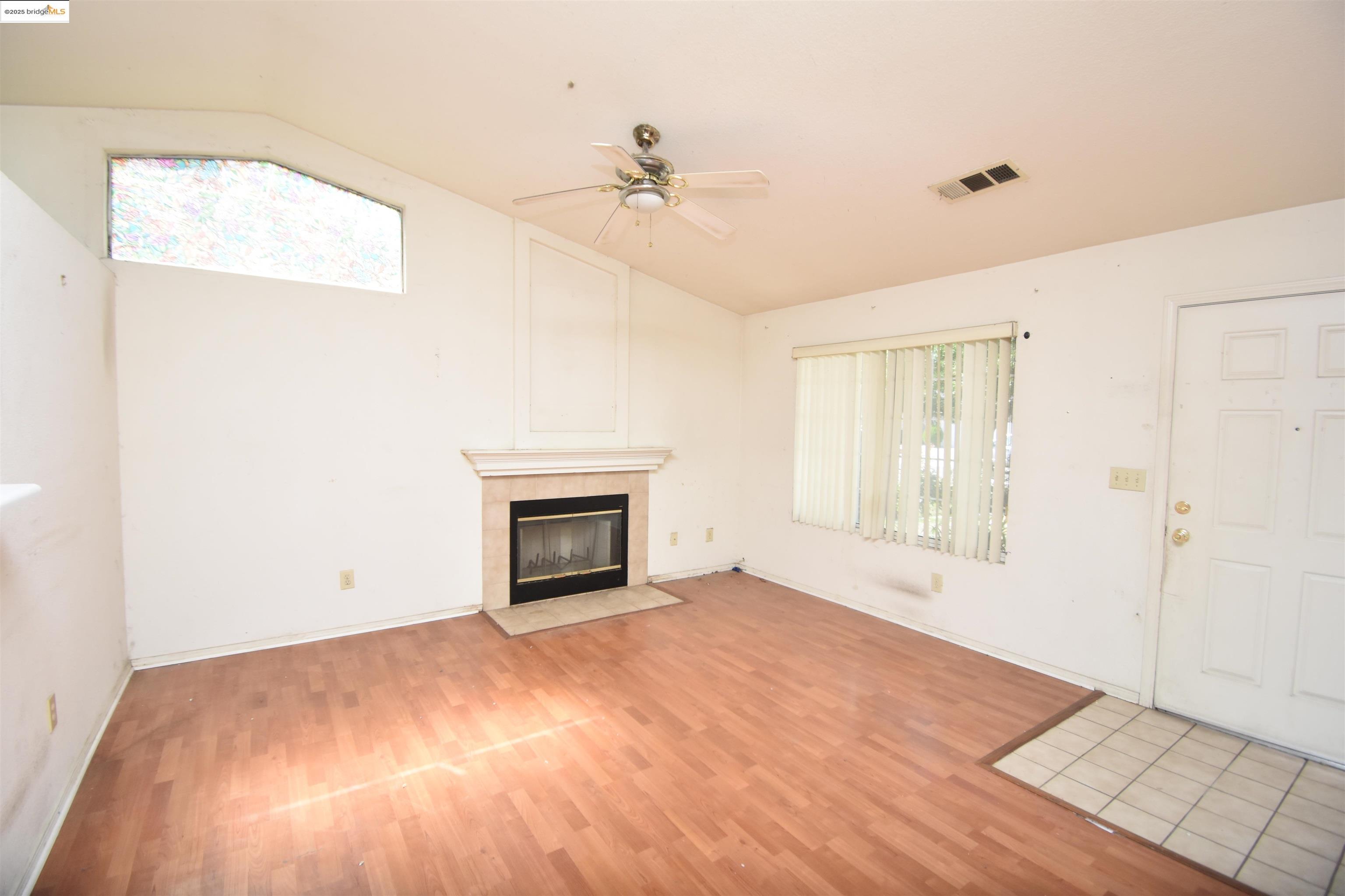 Detail Gallery Image 4 of 18 For 2960 Hebron Ln, Stockton,  CA 95206 - 3 Beds | 2 Baths