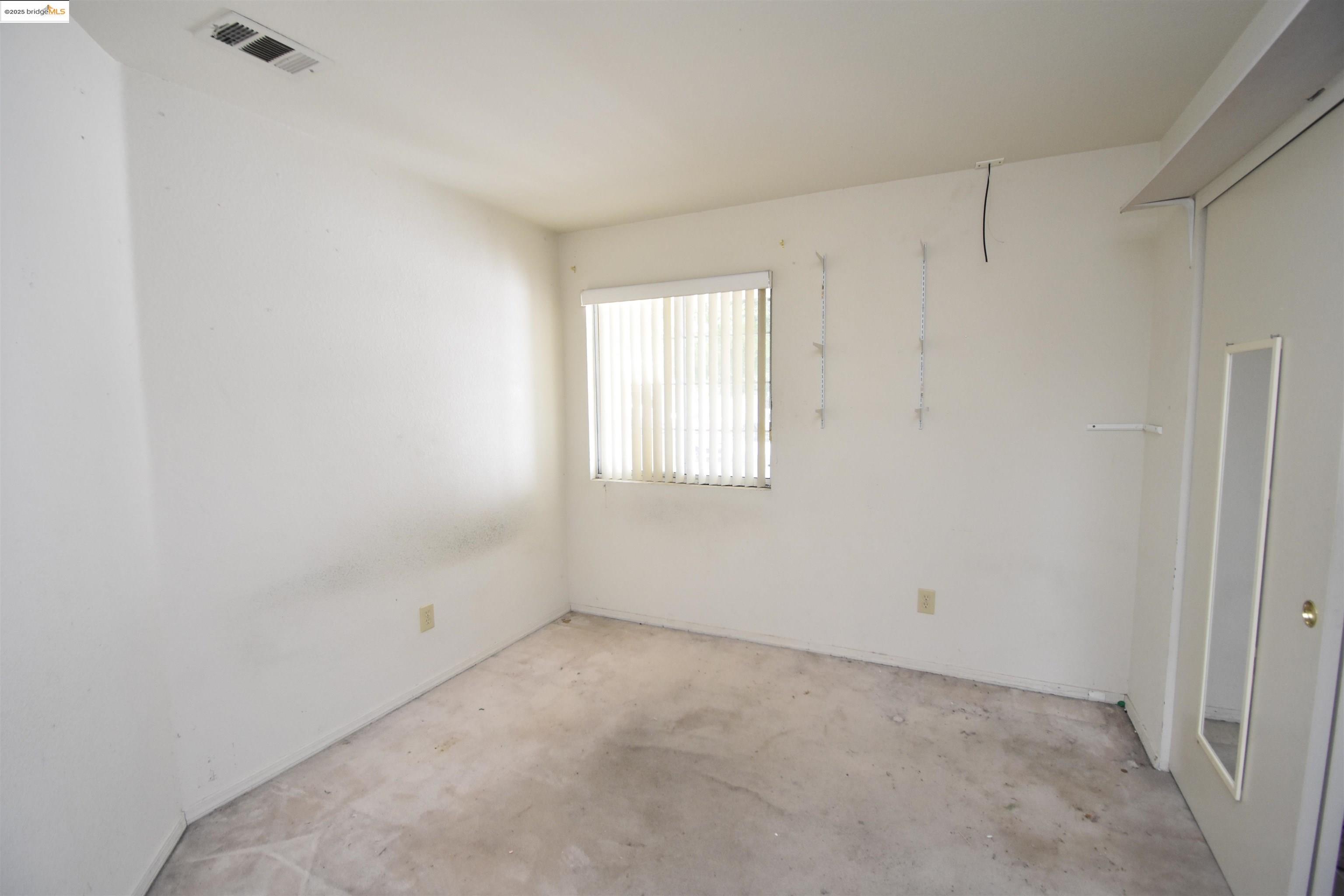 Detail Gallery Image 7 of 18 For 2960 Hebron Ln, Stockton,  CA 95206 - 3 Beds | 2 Baths