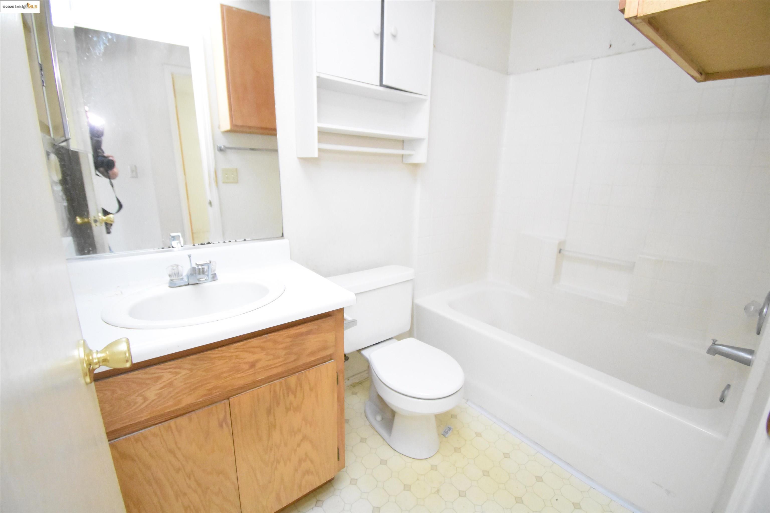Detail Gallery Image 8 of 18 For 2960 Hebron Ln, Stockton,  CA 95206 - 3 Beds | 2 Baths