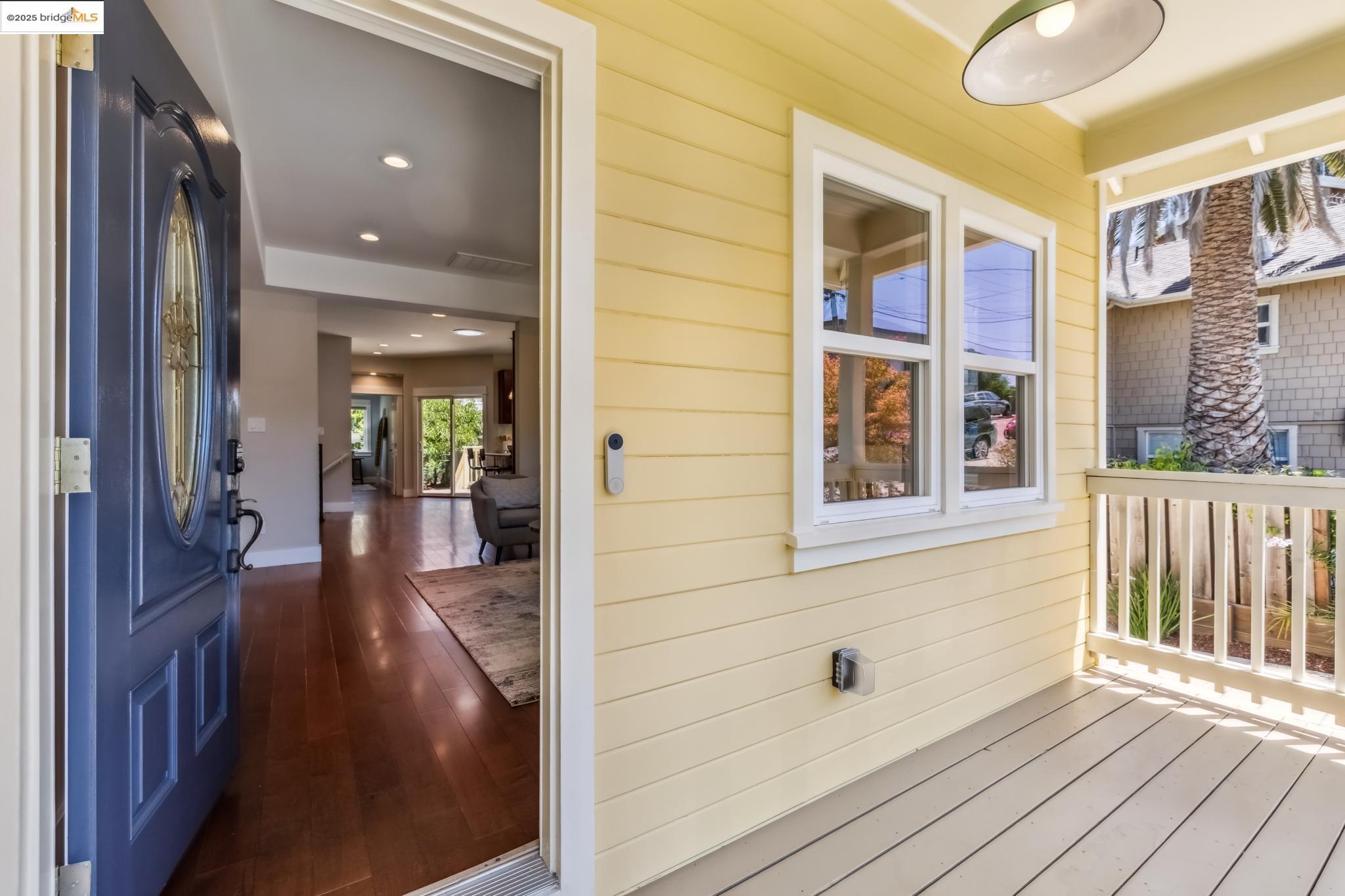 Detail Gallery Image 2 of 60 For 3328 Kansas St, Oakland,  CA 94602 - 4 Beds | 3 Baths
