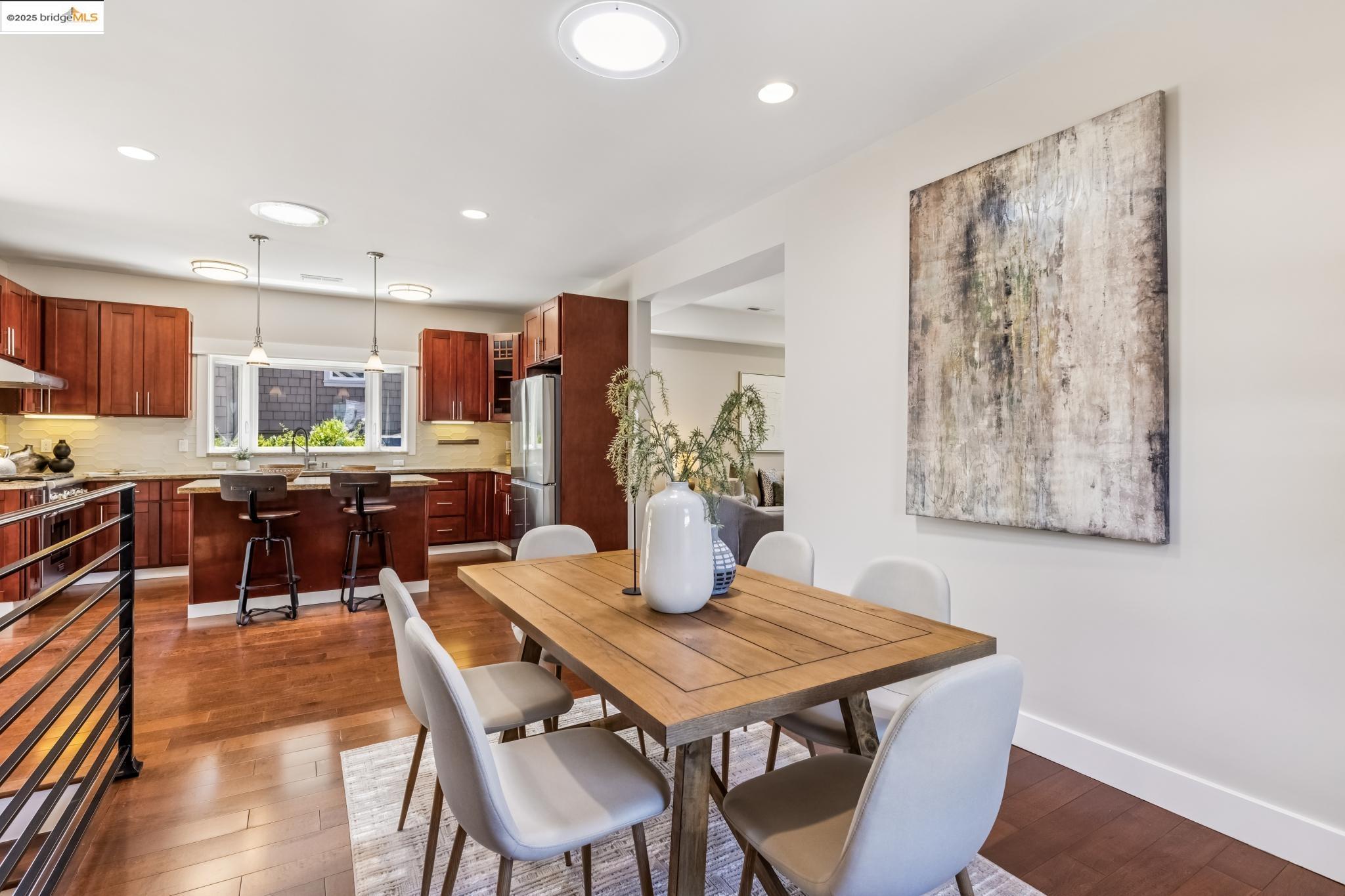 Detail Gallery Image 14 of 60 For 3328 Kansas St, Oakland,  CA 94602 - 4 Beds | 3 Baths