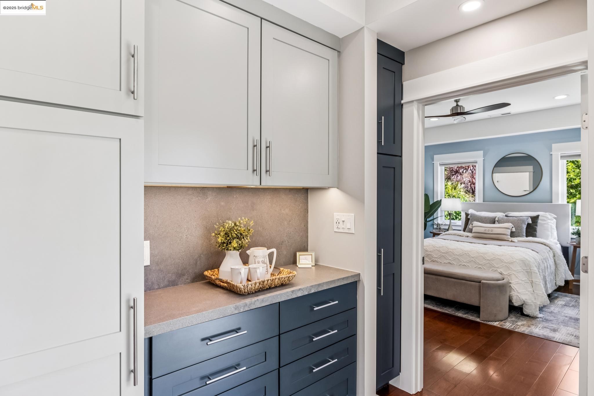 Detail Gallery Image 16 of 60 For 3328 Kansas St, Oakland,  CA 94602 - 4 Beds | 3 Baths