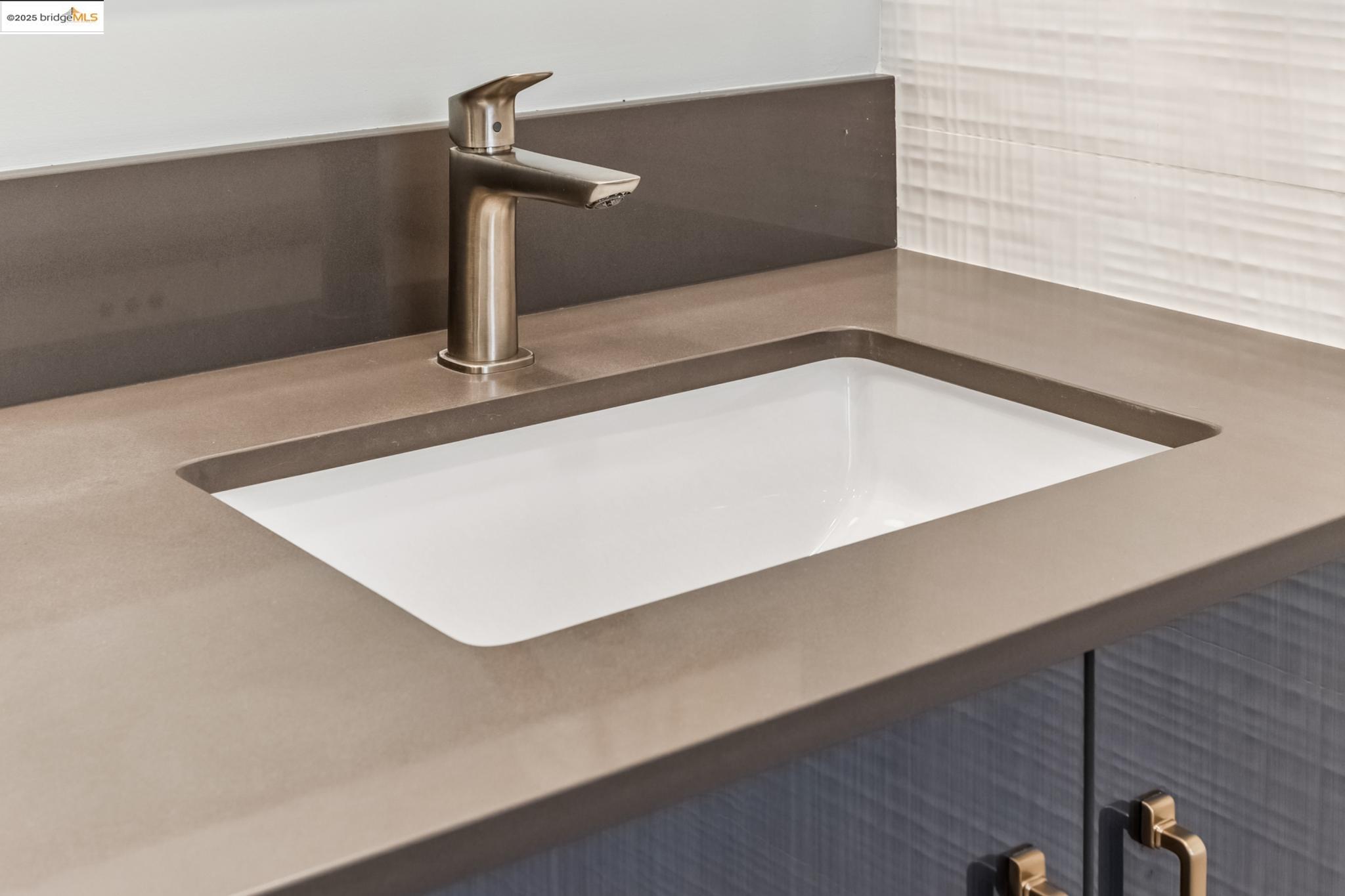 Detail Gallery Image 21 of 60 For 3328 Kansas St, Oakland,  CA 94602 - 4 Beds | 3 Baths
