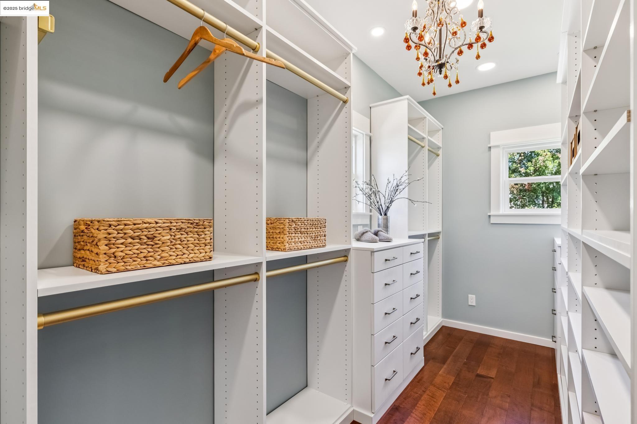 Detail Gallery Image 25 of 60 For 3328 Kansas St, Oakland,  CA 94602 - 4 Beds | 3 Baths