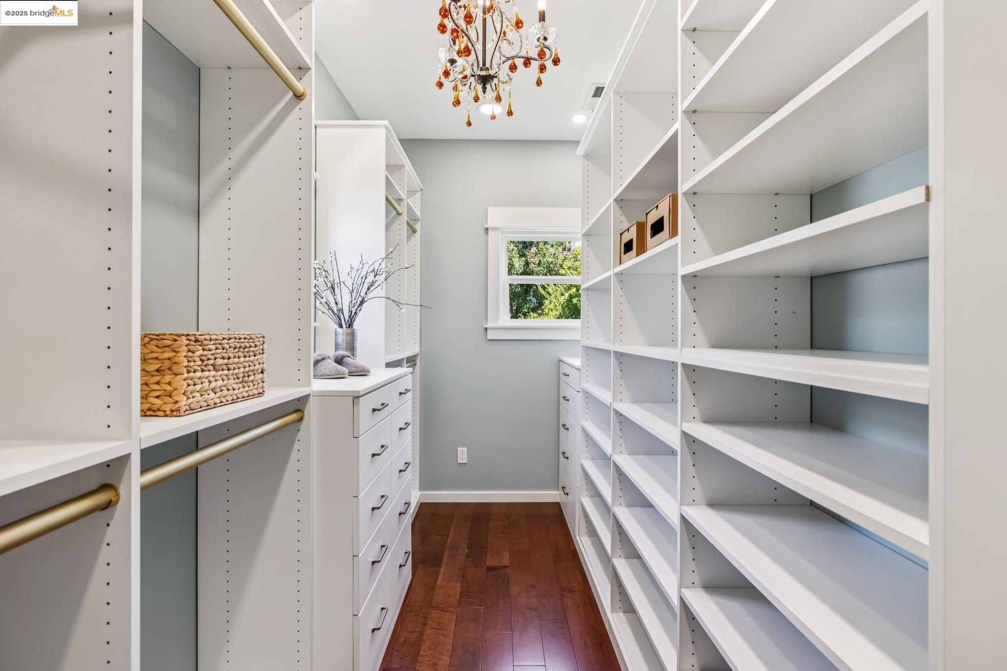 Detail Gallery Image 26 of 60 For 3328 Kansas St, Oakland,  CA 94602 - 4 Beds | 3 Baths