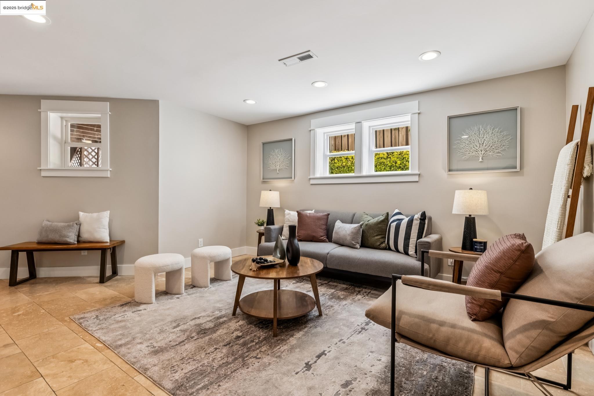 Detail Gallery Image 31 of 60 For 3328 Kansas St, Oakland,  CA 94602 - 4 Beds | 3 Baths