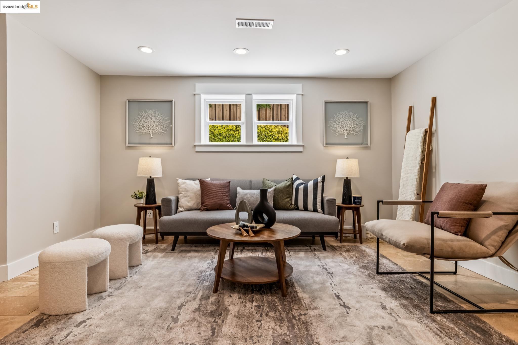 Detail Gallery Image 32 of 60 For 3328 Kansas St, Oakland,  CA 94602 - 4 Beds | 3 Baths
