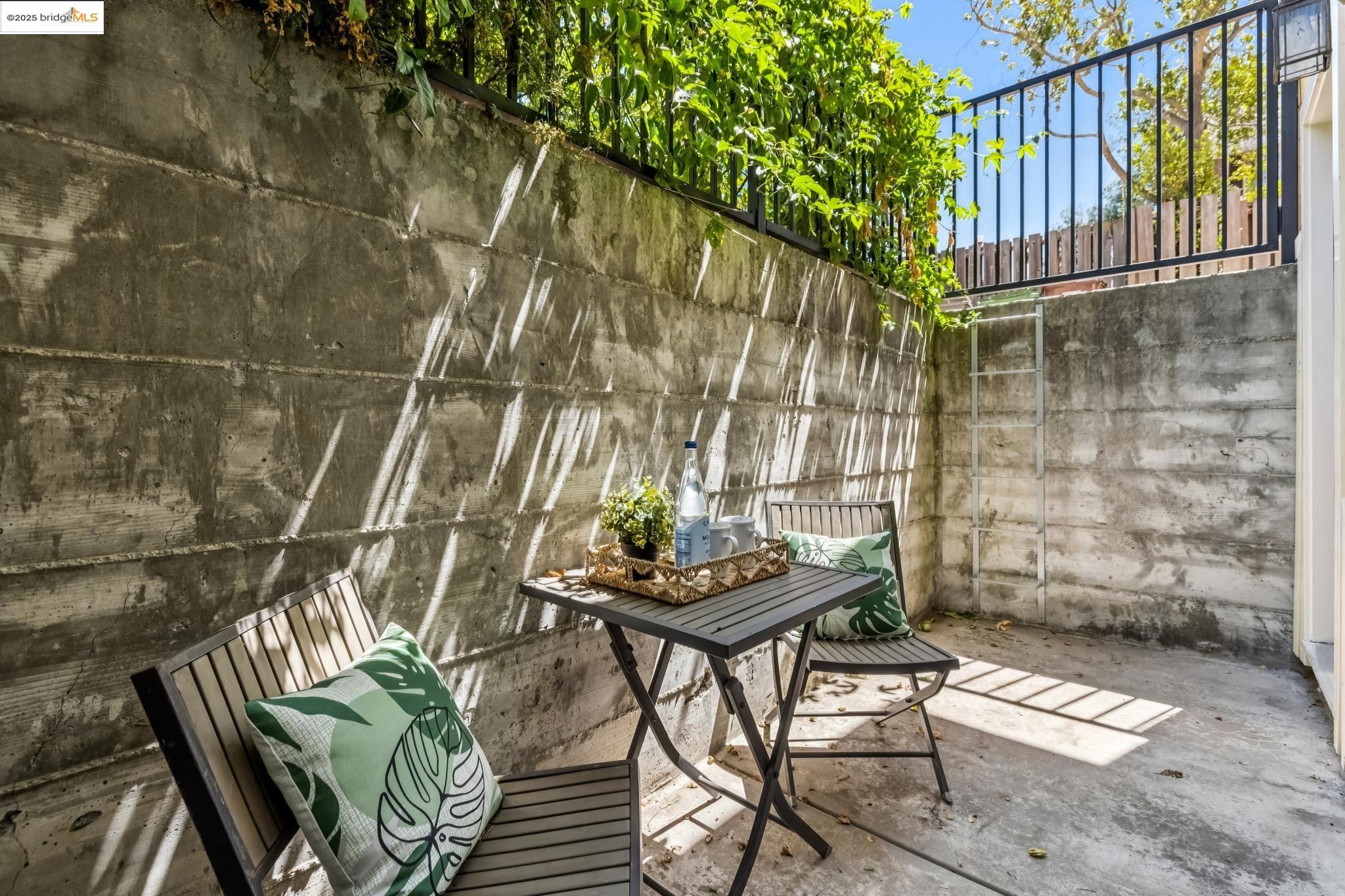 Detail Gallery Image 39 of 60 For 3328 Kansas St, Oakland,  CA 94602 - 4 Beds | 3 Baths