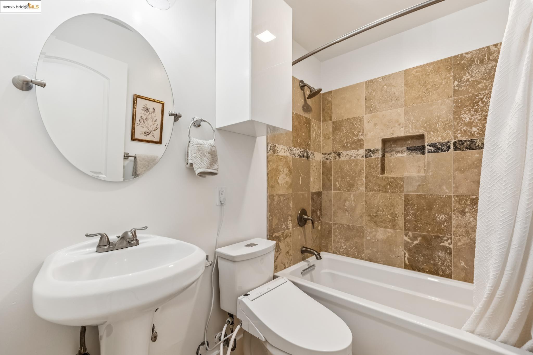 Detail Gallery Image 40 of 60 For 3328 Kansas St, Oakland,  CA 94602 - 4 Beds | 3 Baths