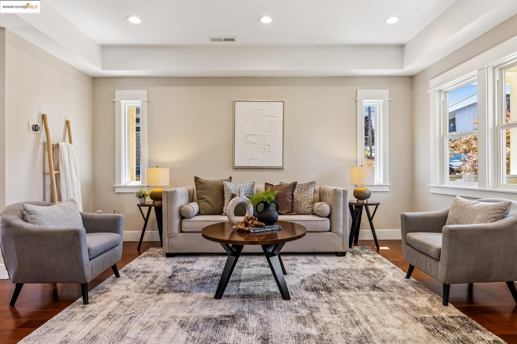Detail Gallery Image 5 of 60 For 3328 Kansas St, Oakland,  CA 94602 - 4 Beds | 3 Baths