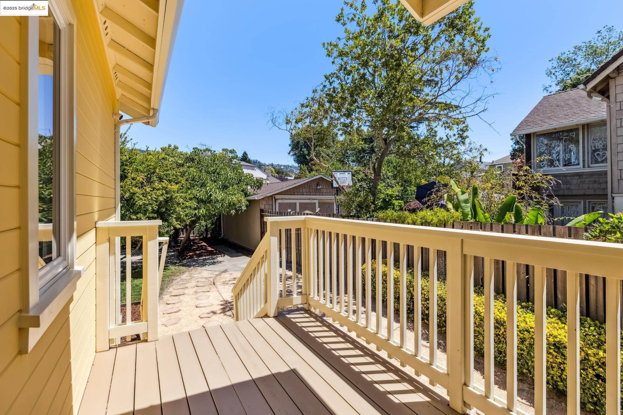 Detail Gallery Image 43 of 60 For 3328 Kansas St, Oakland,  CA 94602 - 4 Beds | 3 Baths