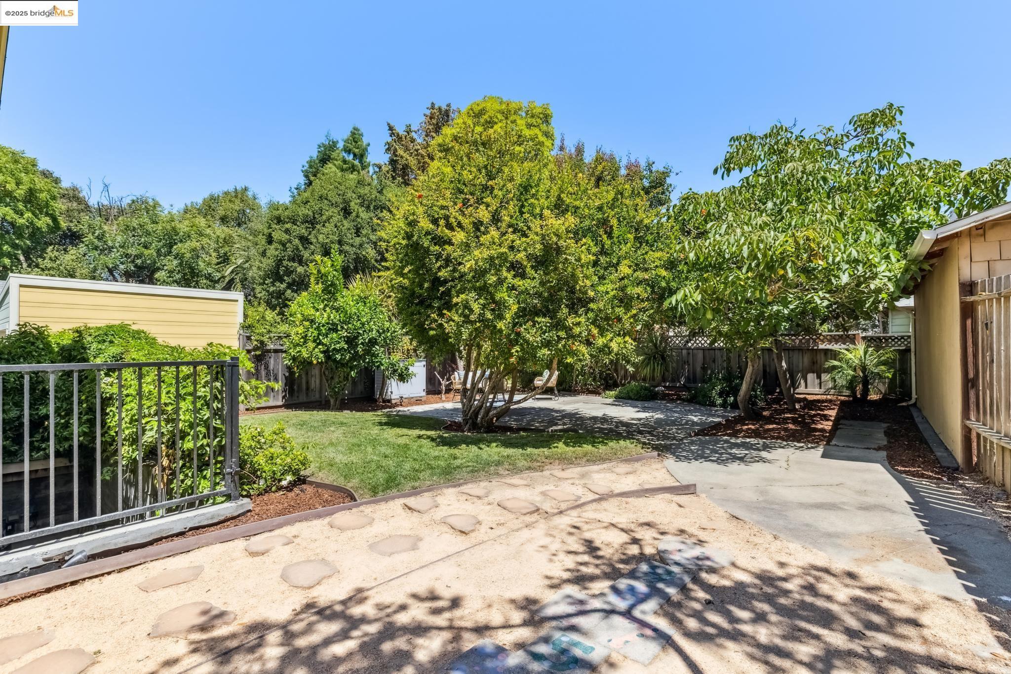 Detail Gallery Image 44 of 60 For 3328 Kansas St, Oakland,  CA 94602 - 4 Beds | 3 Baths